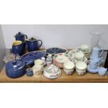 Various items of decorative china, pottery, & glassware, part w.a.f.