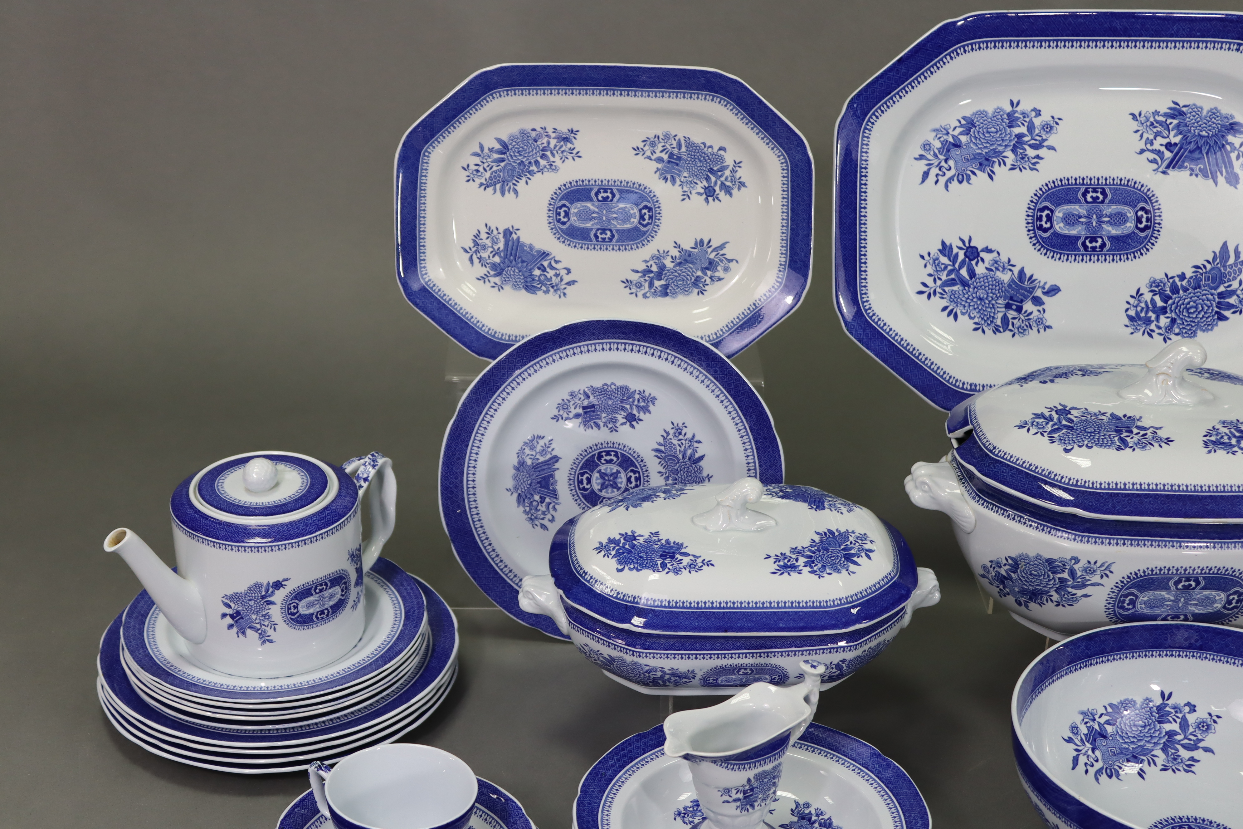 AN EXTENSIVE COPELAND SPODE BLUE FITZHUGH PATTERN IRONSTONE PART DINNER, TEA & COFFEE SERVICE, - Image 2 of 8