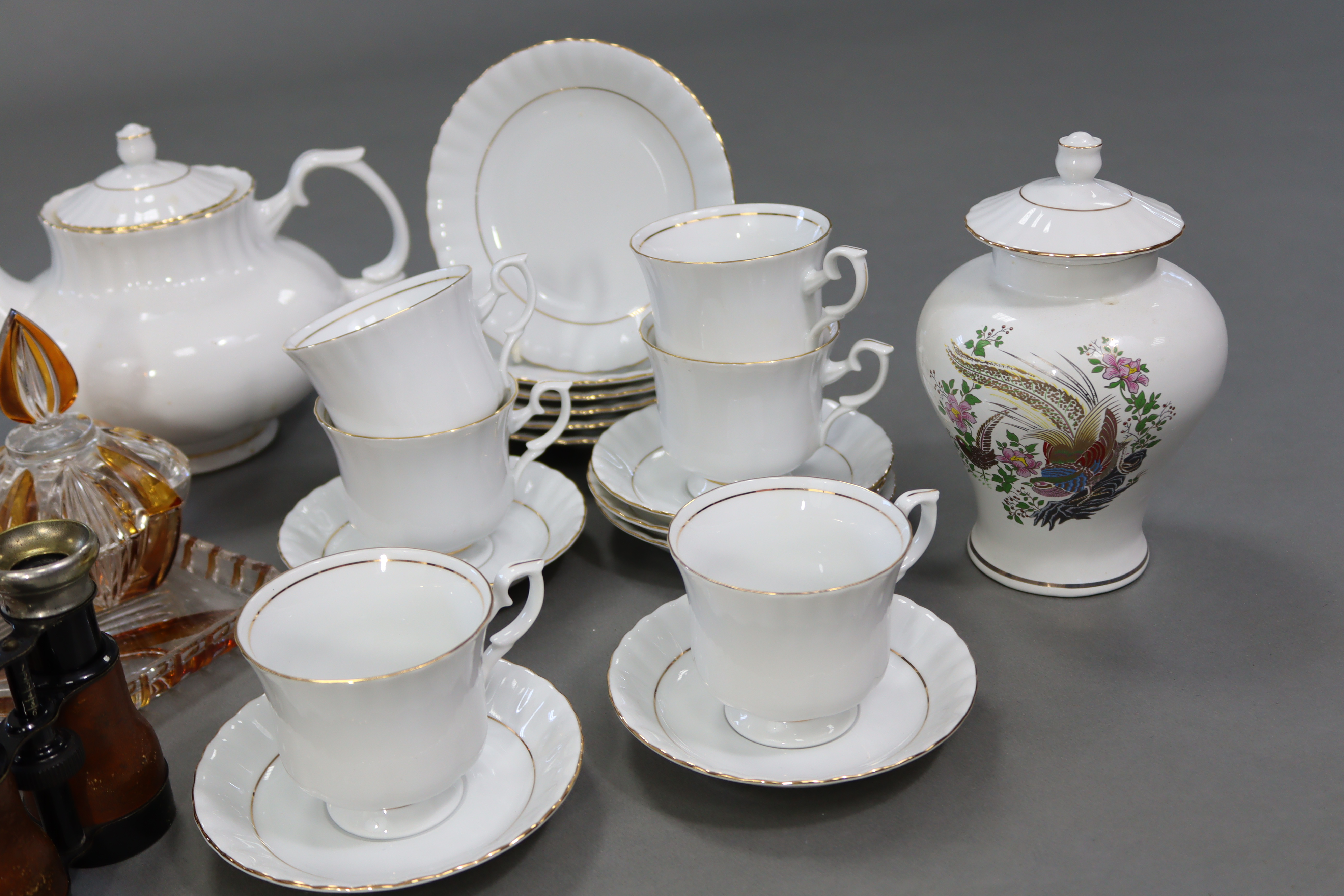 Various items of decorative china, pottery, glassware, etc., part w.a.f. - Image 3 of 8