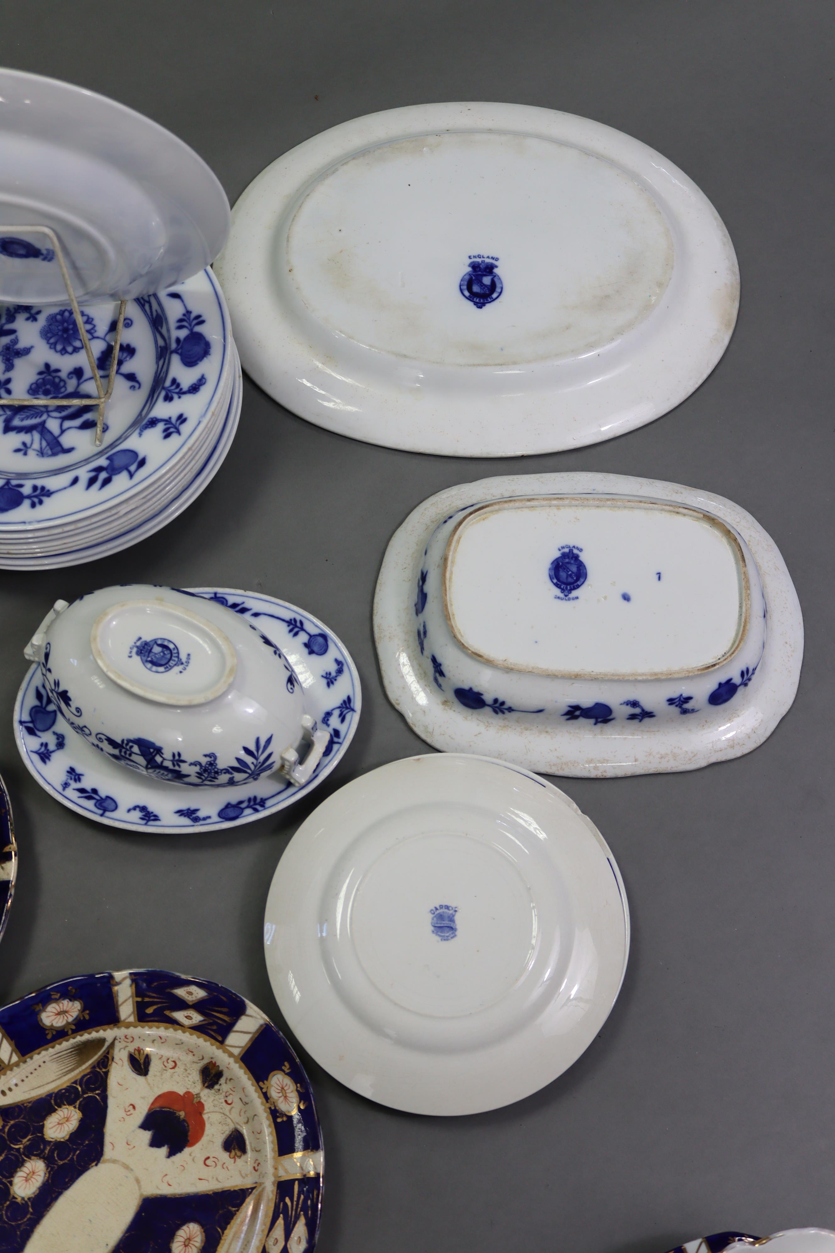 A Cauldon blue & white ‘Onion’ pattern twenty two piece part dinner service; seven Meissen ‘Onion’ - Image 9 of 10