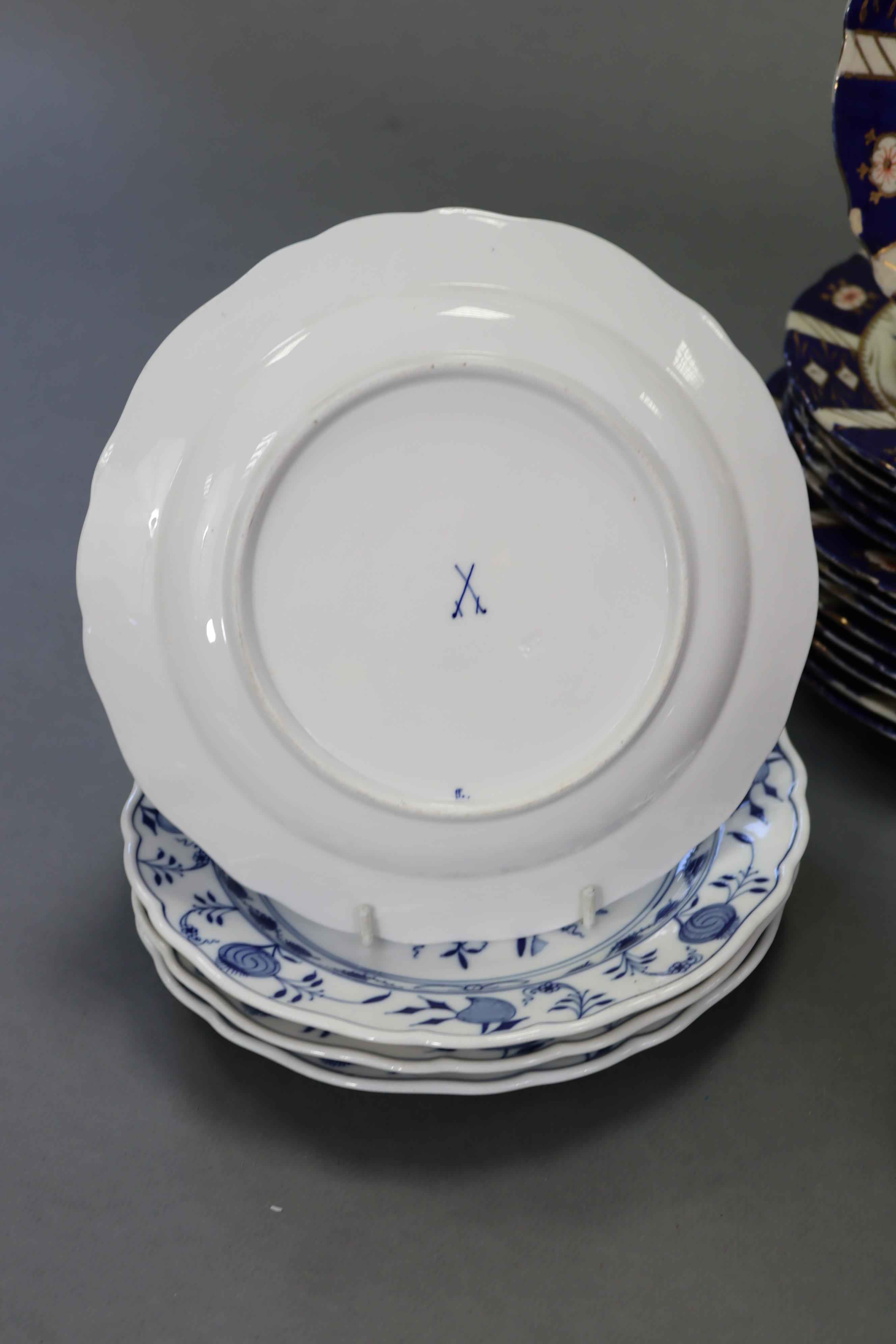 A Cauldon blue & white ‘Onion’ pattern twenty two piece part dinner service; seven Meissen ‘Onion’ - Image 6 of 10
