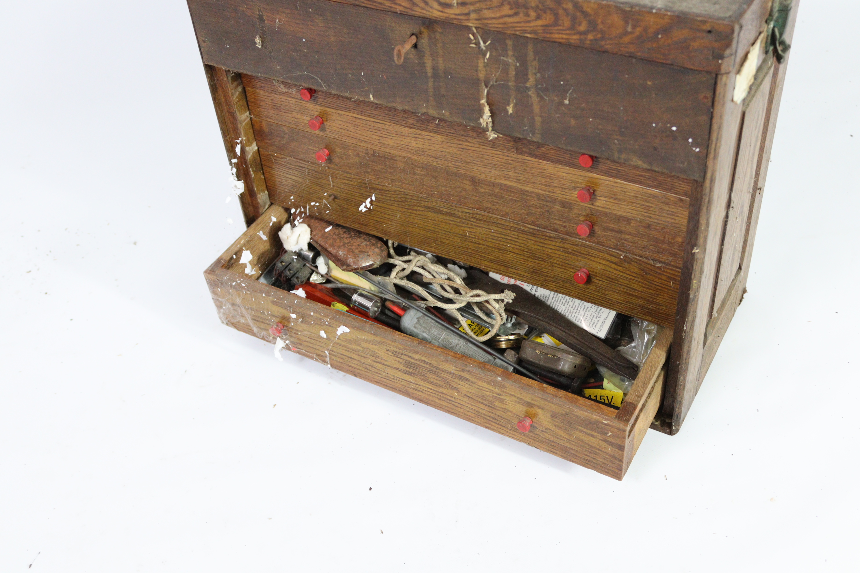 A collection of hand tools contained in two wooden boxes. - Image 3 of 7