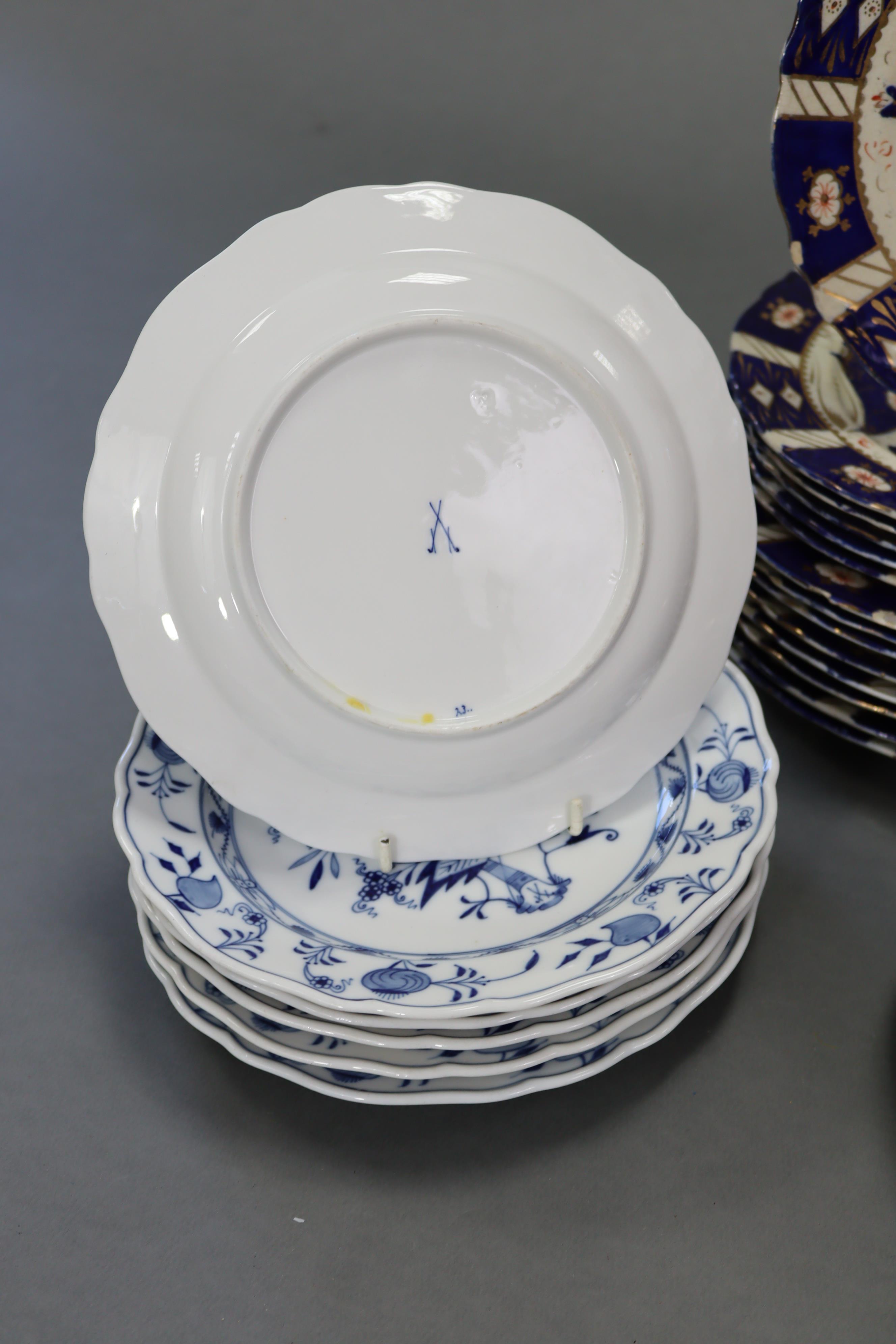 A Cauldon blue & white ‘Onion’ pattern twenty two piece part dinner service; seven Meissen ‘Onion’ - Image 4 of 10