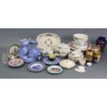 Various items of decorative china & glassware.