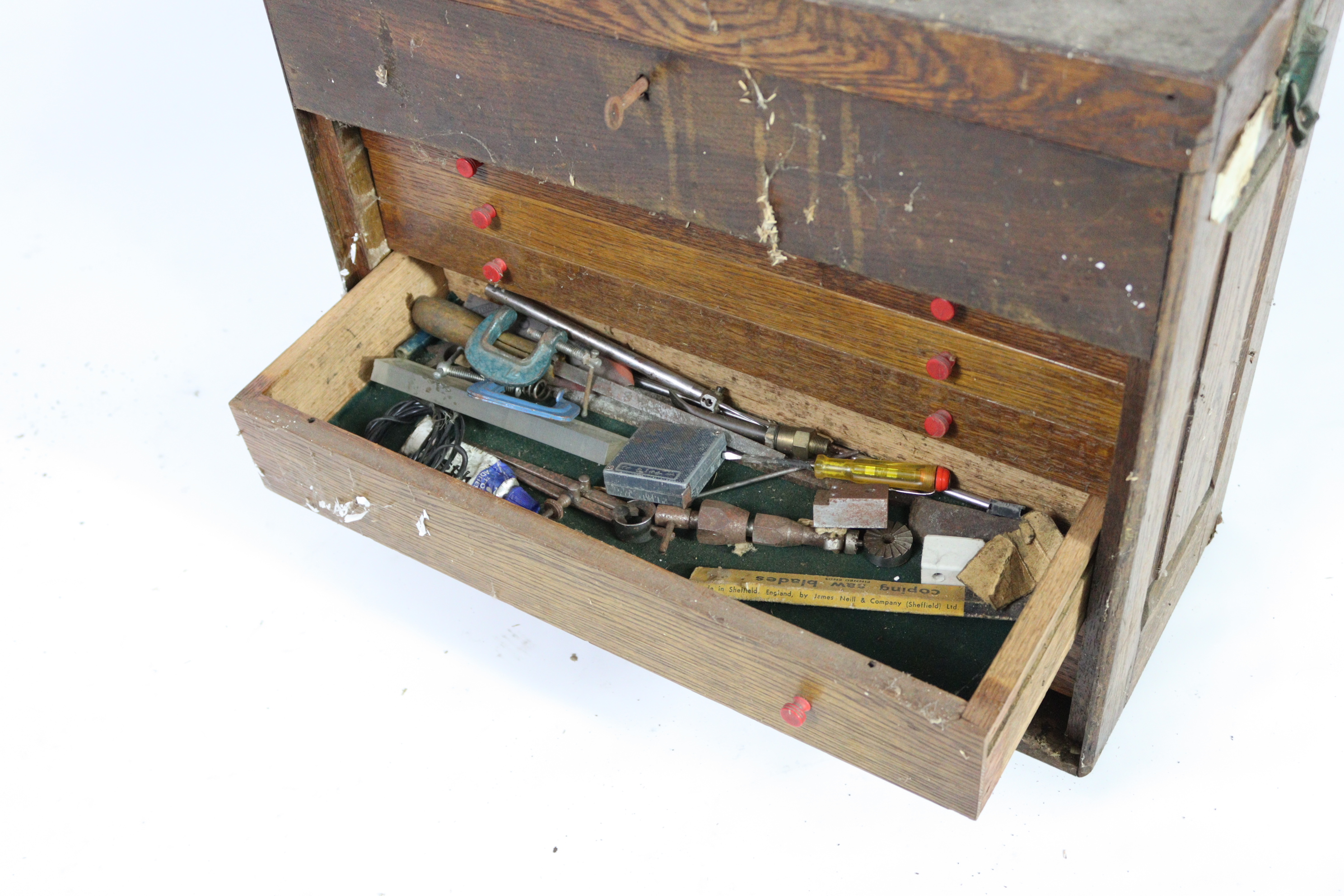 A collection of hand tools contained in two wooden boxes. - Image 4 of 7