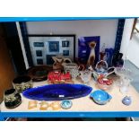 Various items of decorative china, pottery, & glassware.