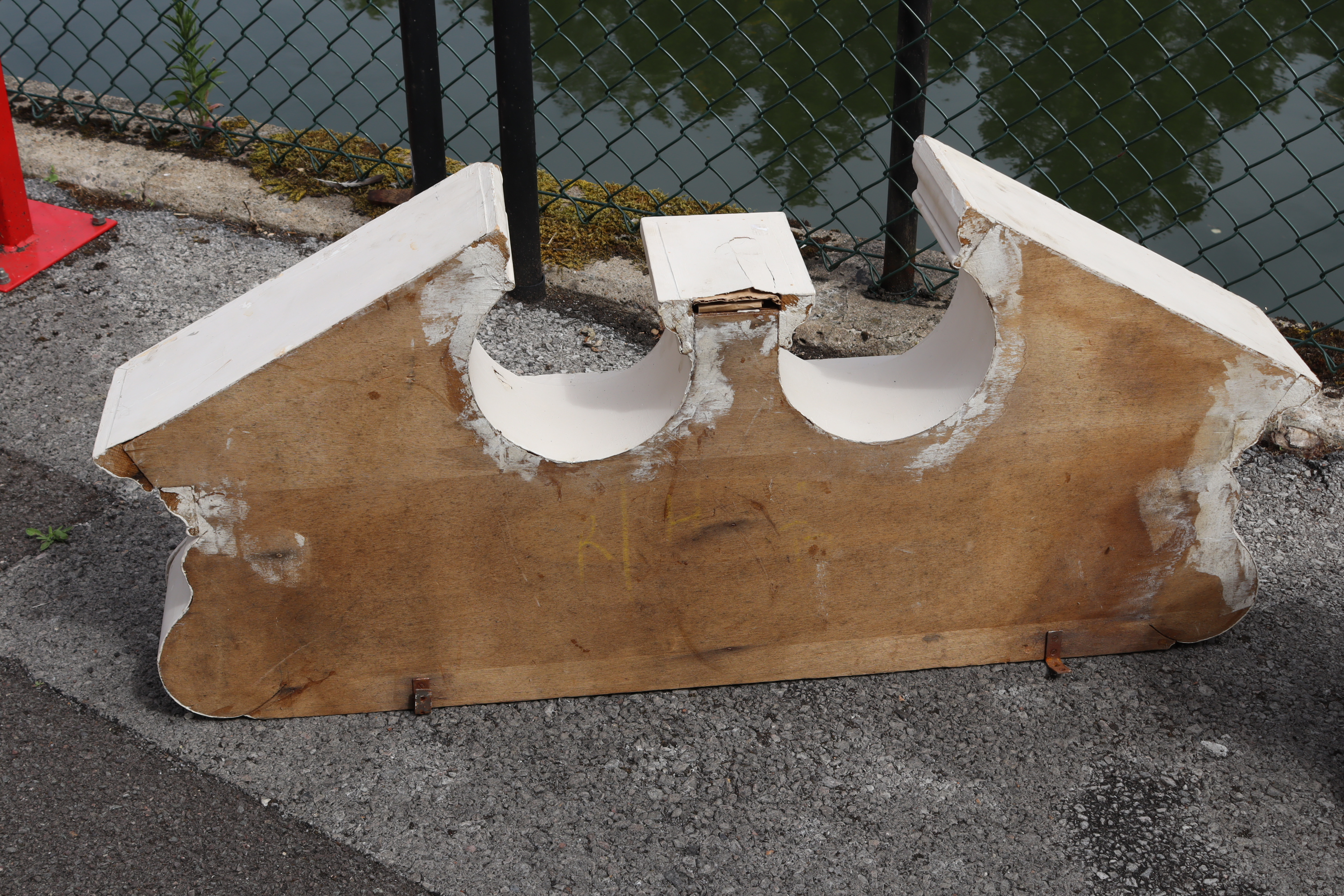 A pair of white-painted wooden architectural broken-arch pediments with moulded classical - Image 7 of 7