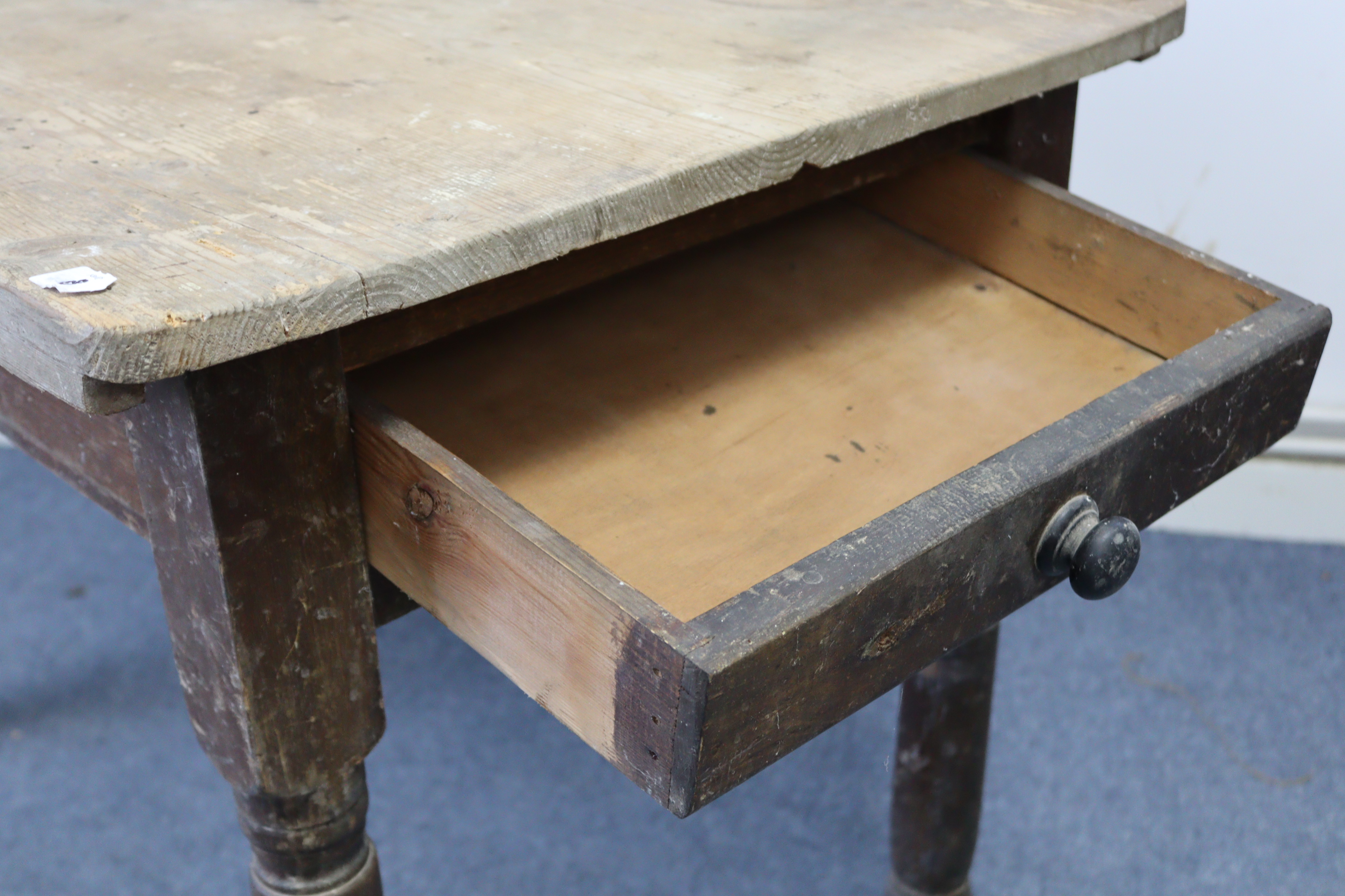 A pine kitchen side table, fitted end drawer & on four turned tapered legs, 25½” x 41½”. - Image 3 of 5