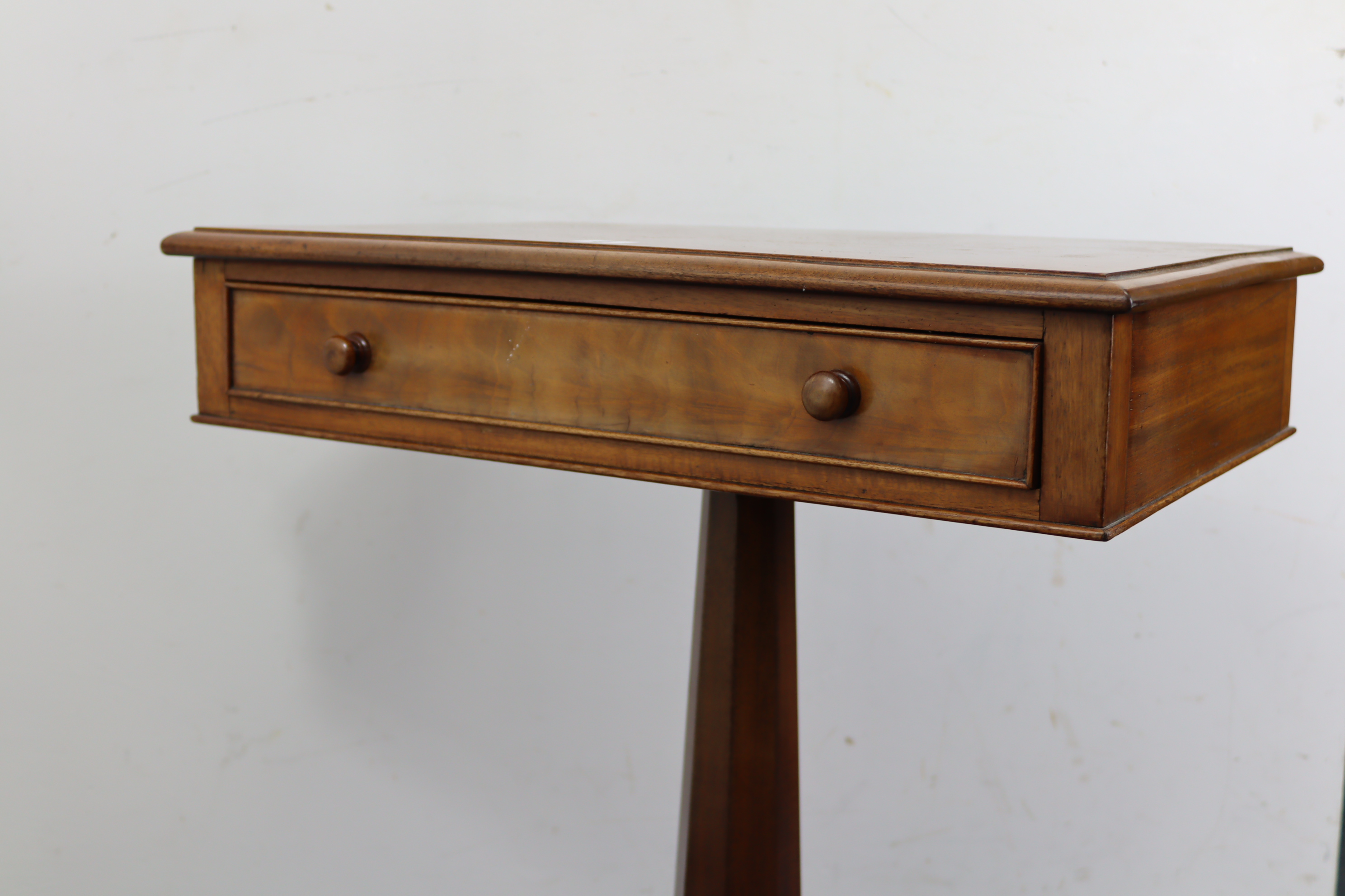 A Victorian mahogany work table, with moulded edge to the rectangular top, fitted frieze drawer & on - Image 5 of 6