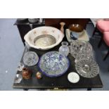 Various items of decorative china, pottery, glassware, etc., part w.a.f.