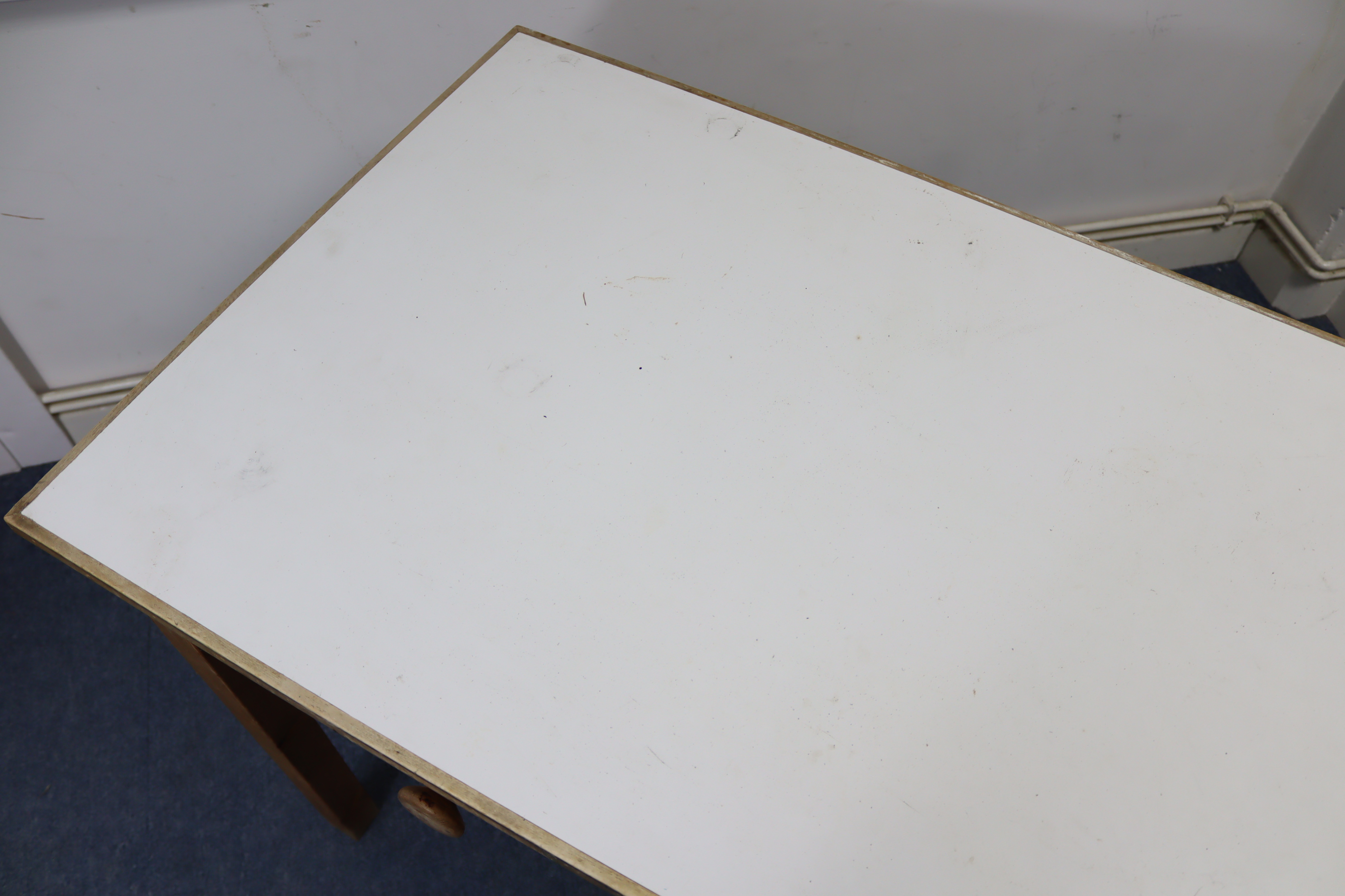 A pine kitchen table inset white Formica to the rectangular top, fitted two frieze drawers, & on - Image 4 of 6
