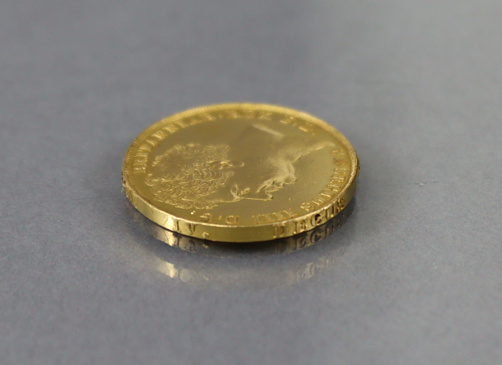 A GEORGE IV GOLD TWO POUNDS COIN, 1823, obverse with bare head facing left, reverse with St. - Image 4 of 6