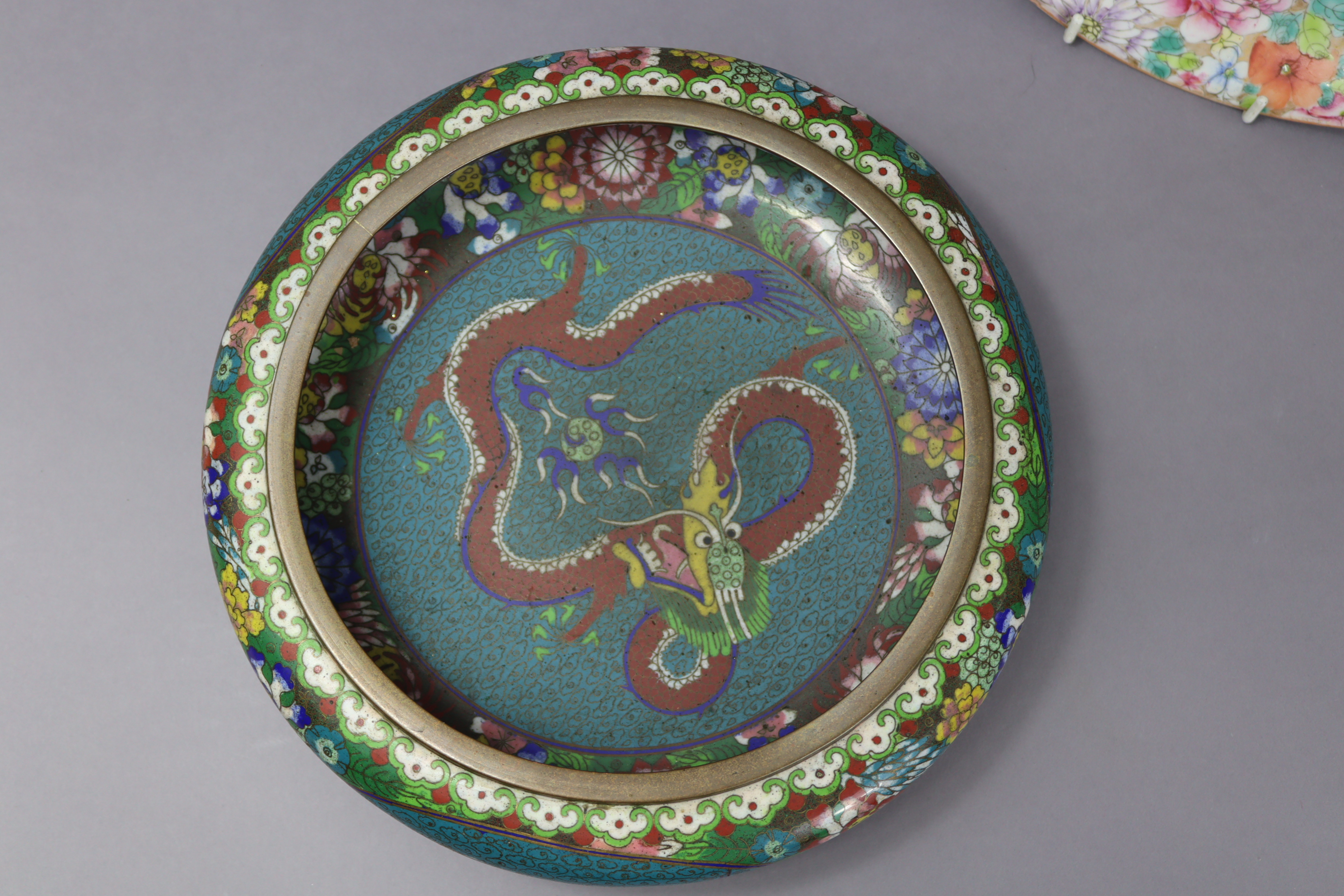 A Chinese porcelain shallow dish with all-over millefleur decoration in famille rose enamels, Qianlo - Image 8 of 9