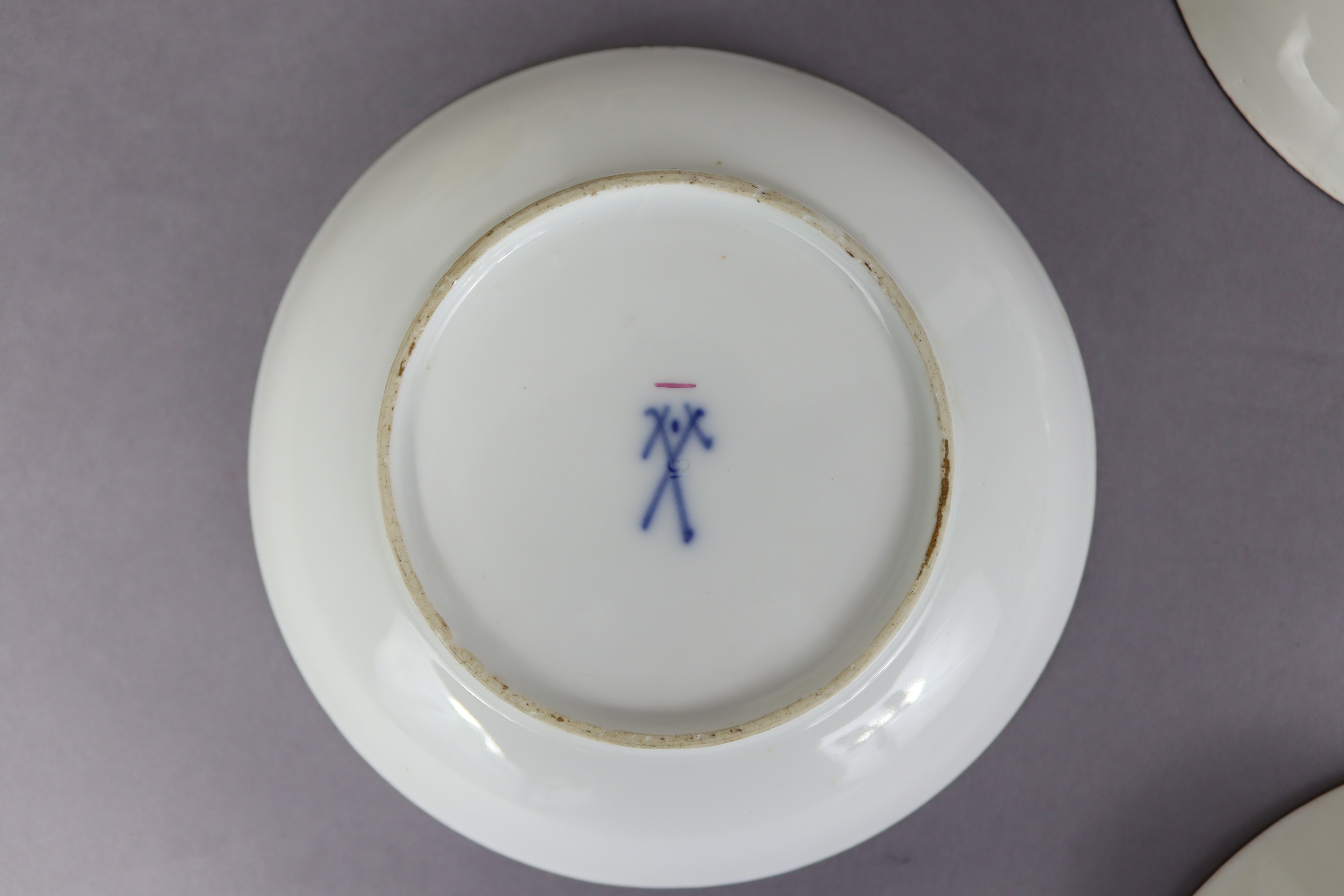 An 18th century Meissen porcelain saucer painted with flower-sprays & with brown rim, 5¼” diam.; a - Image 8 of 9