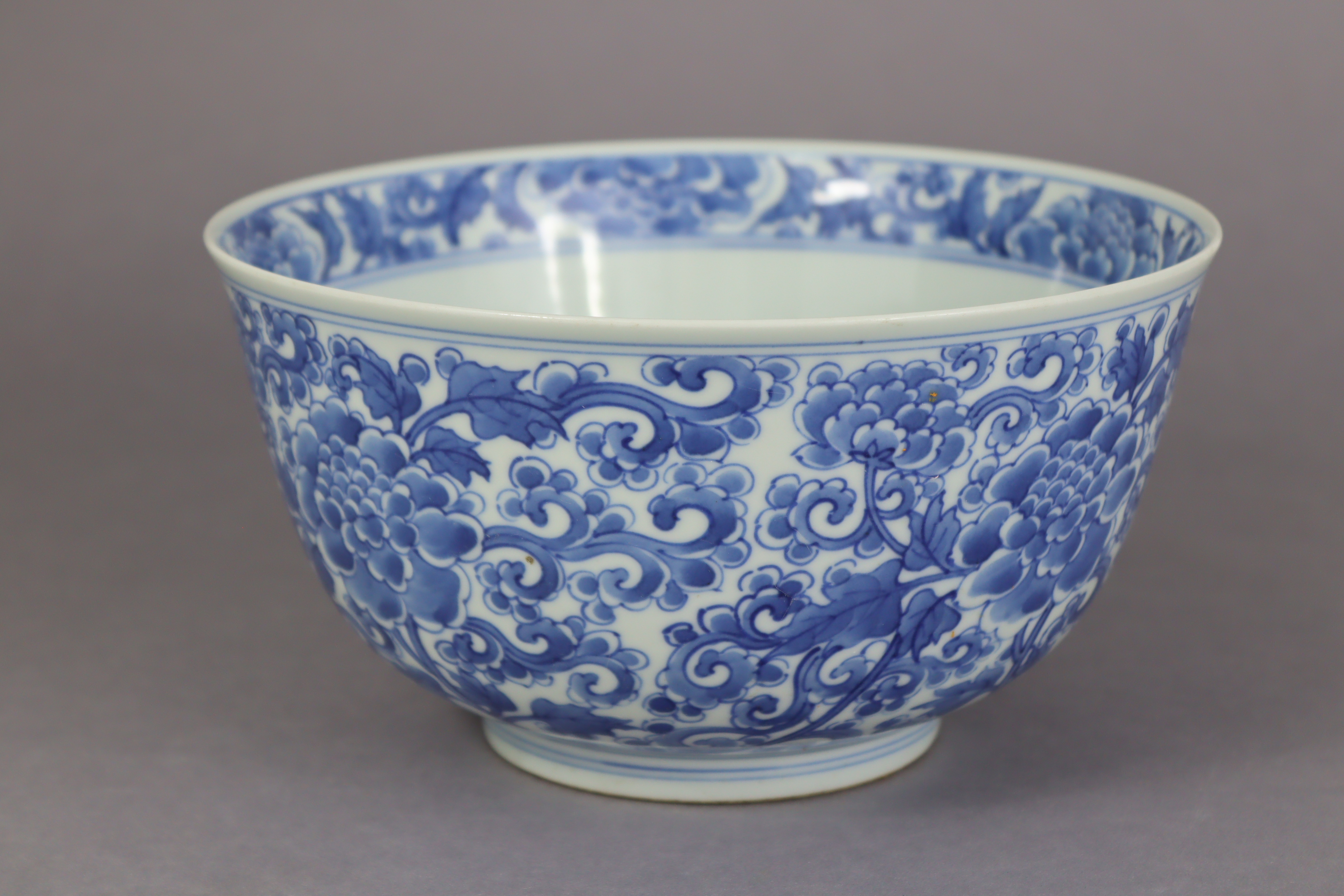 A Chinse blue & white porcelain deep bowl, decorated to the interior & exterior with scrolling - Image 3 of 8