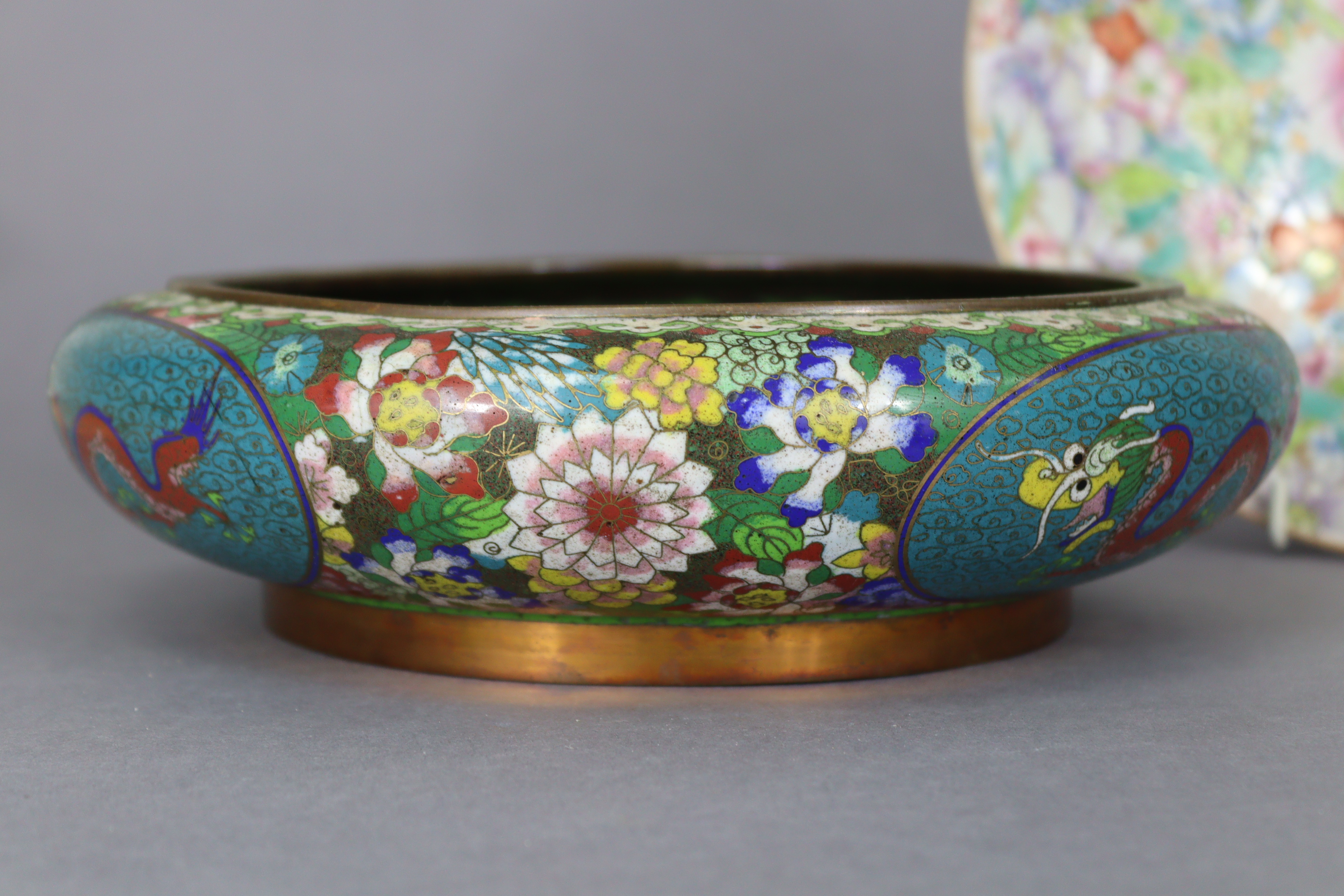 A Chinese porcelain shallow dish with all-over millefleur decoration in famille rose enamels, Qianlo - Image 7 of 9