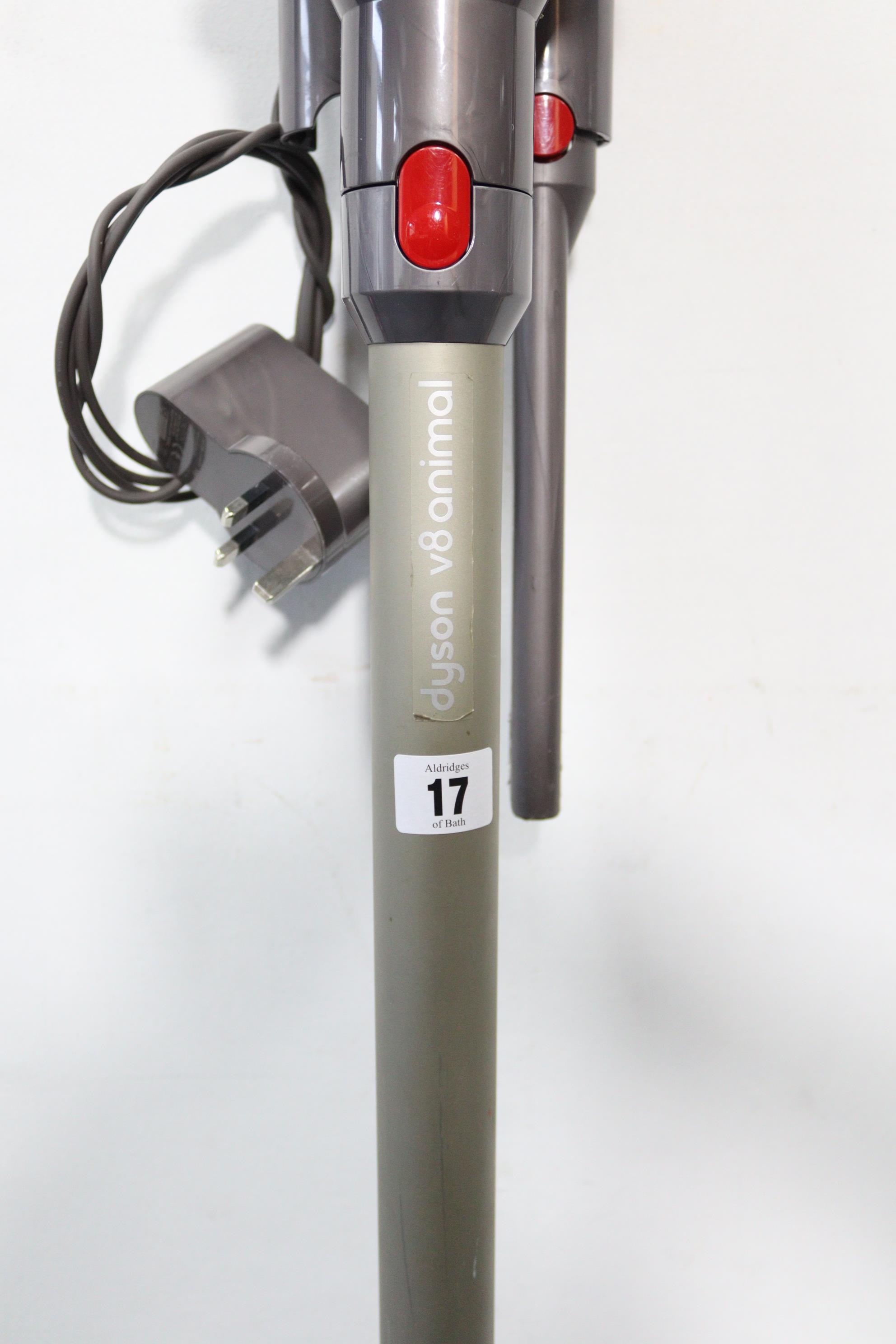 A Dyson “V8 Animal” cordless vacuum cleaner, with charger, w.o. - Image 4 of 4
