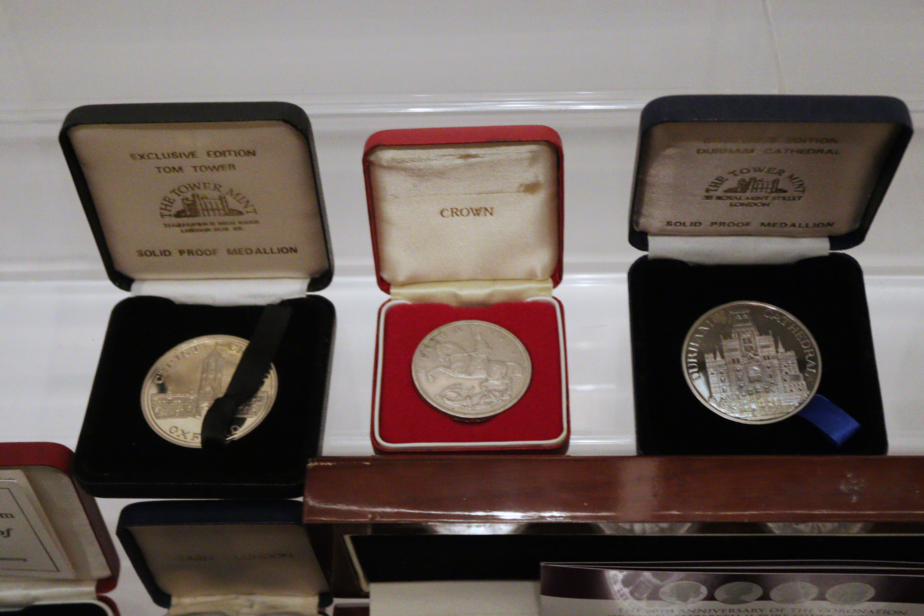 A set of four silver Tristan da Cunha 2013 Crowns commemorating the Diamond Jubilee of Queen - Image 7 of 12