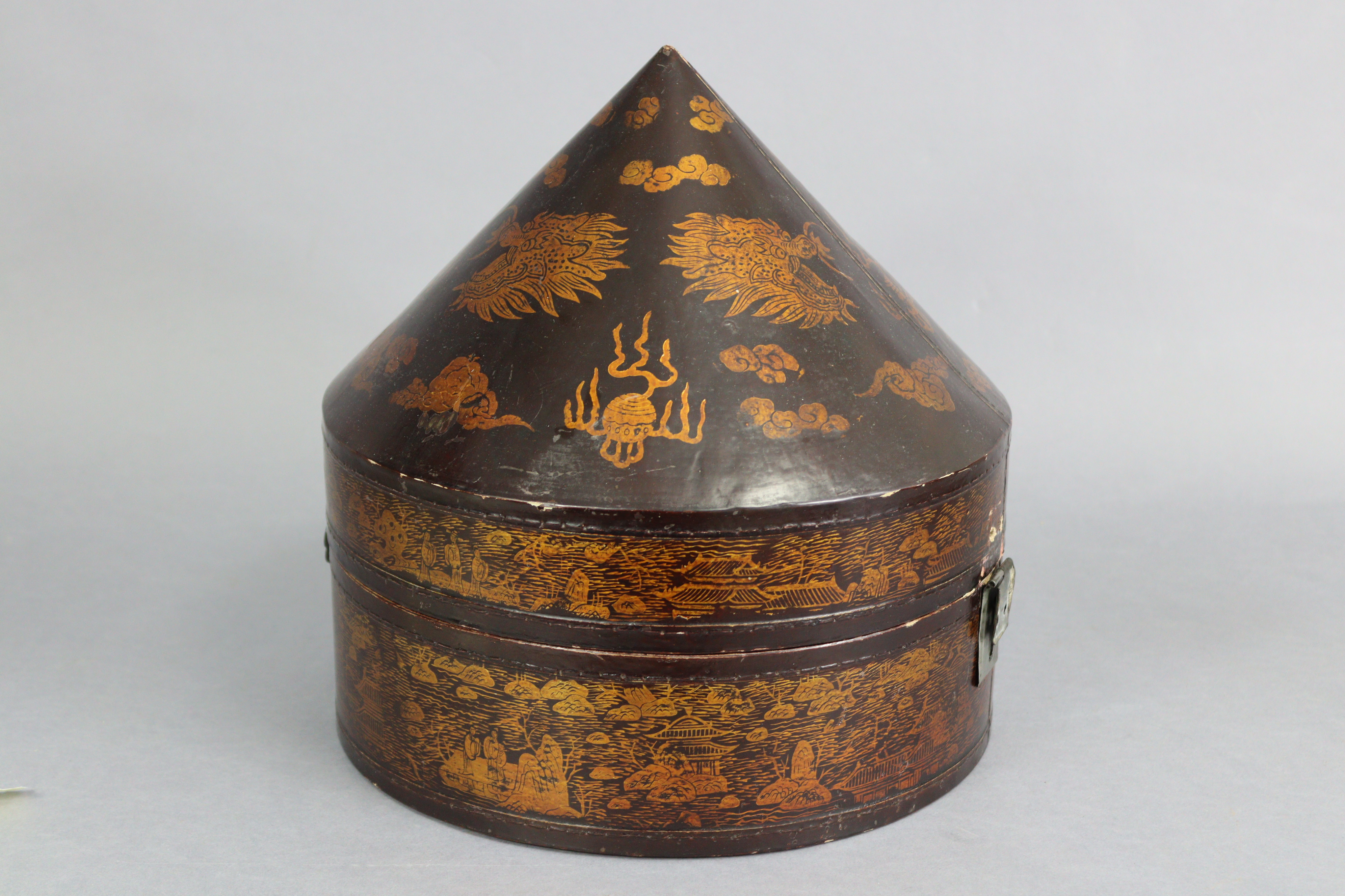 An early/mid 20th century Chinese black & gold lacquered hat box decorated with dragons chasing - Image 3 of 7