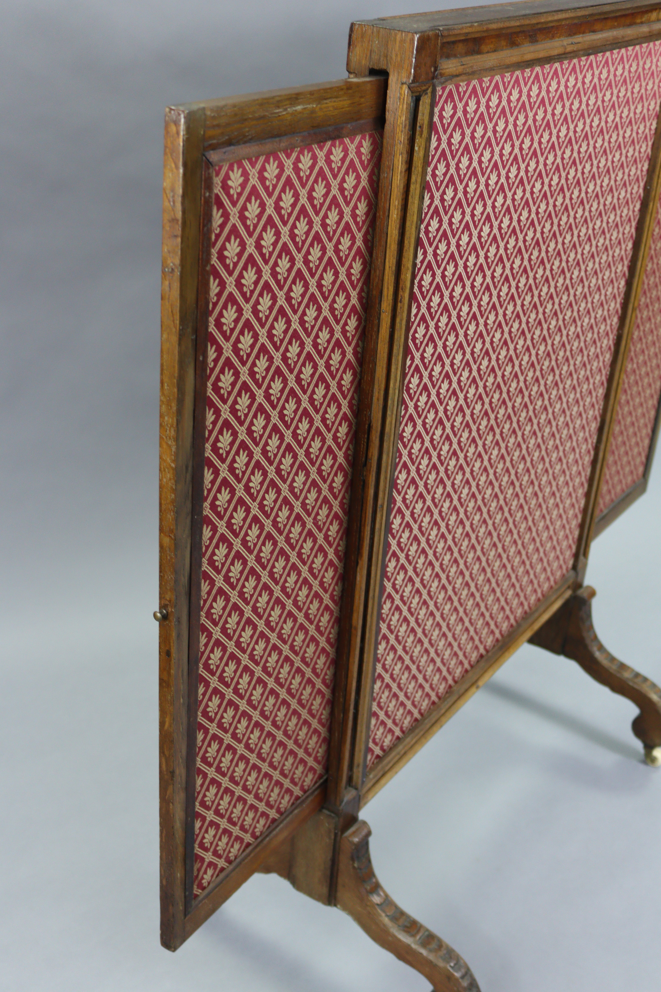 An early Victorian carved rosewood extendable fire screen inset floral silk damask, each side with - Image 2 of 3