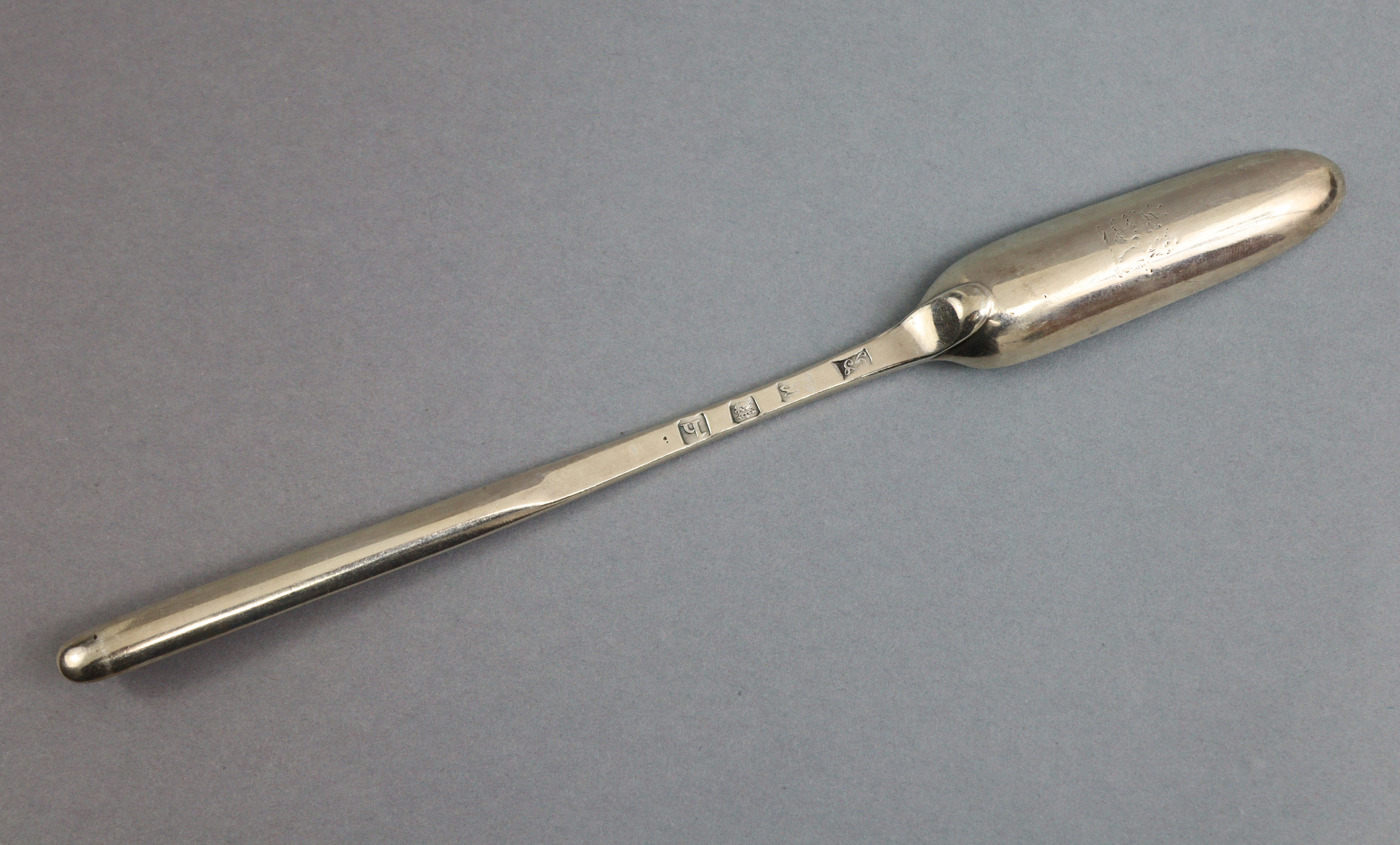 A George III silver Bead pattern double-ended marrow scoop, 8¾” long; London 1783, by George Smith - Image 2 of 4