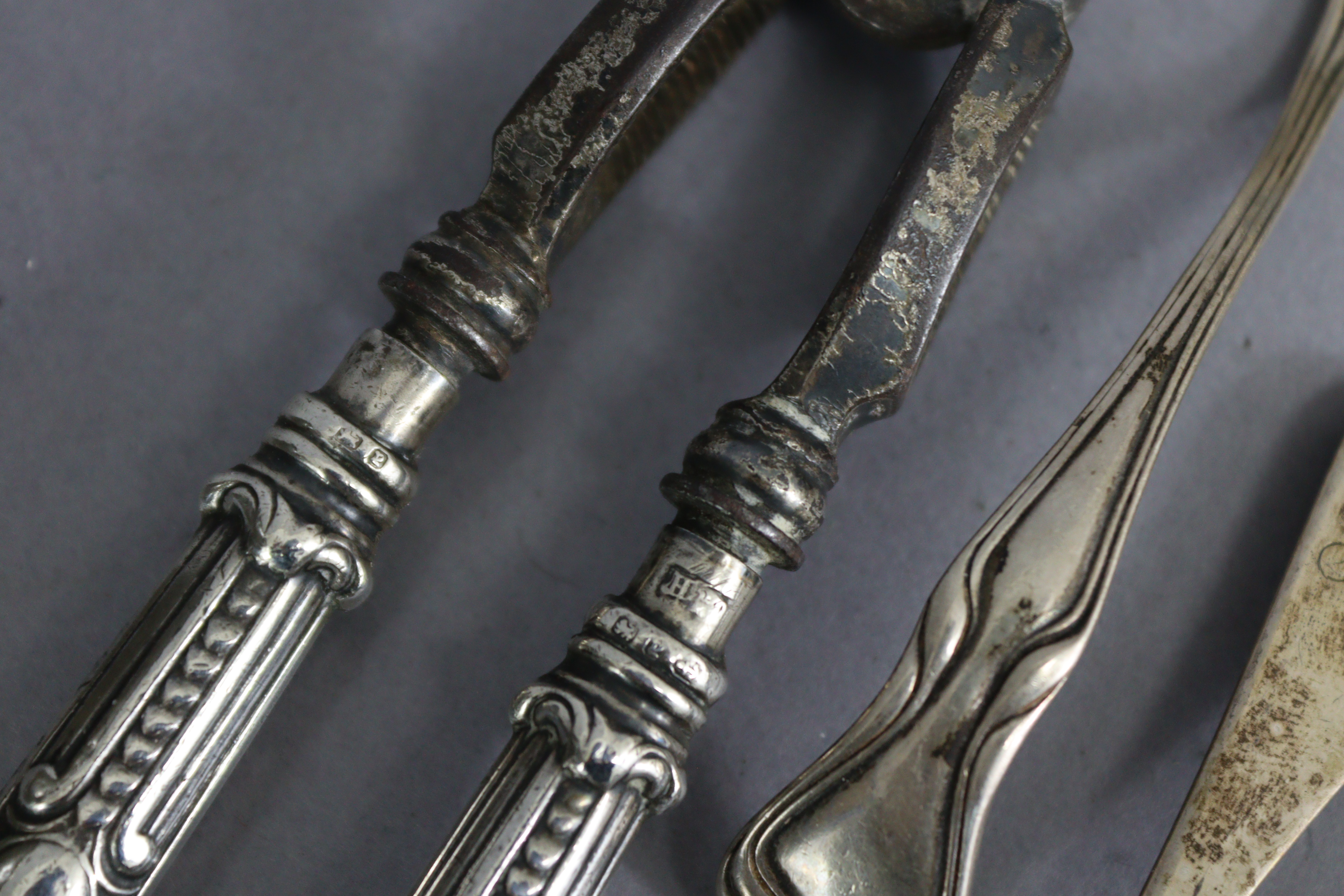 A pair of 18th century style silver scissor-action sugar nips, Birmingham 1977; a sugar-sifter - Image 4 of 4