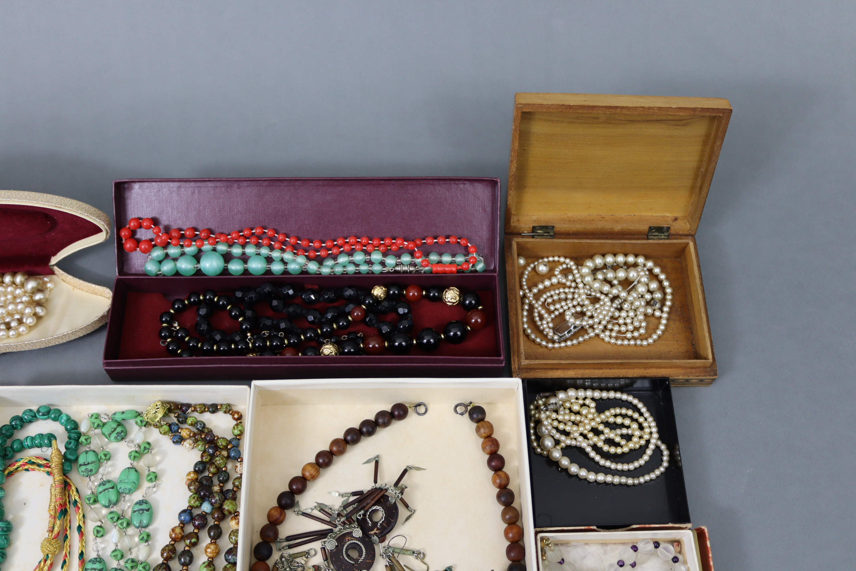 Various items of Victorian & later costume jewellery; & two pairs of Mary Quant tights. - Image 5 of 8