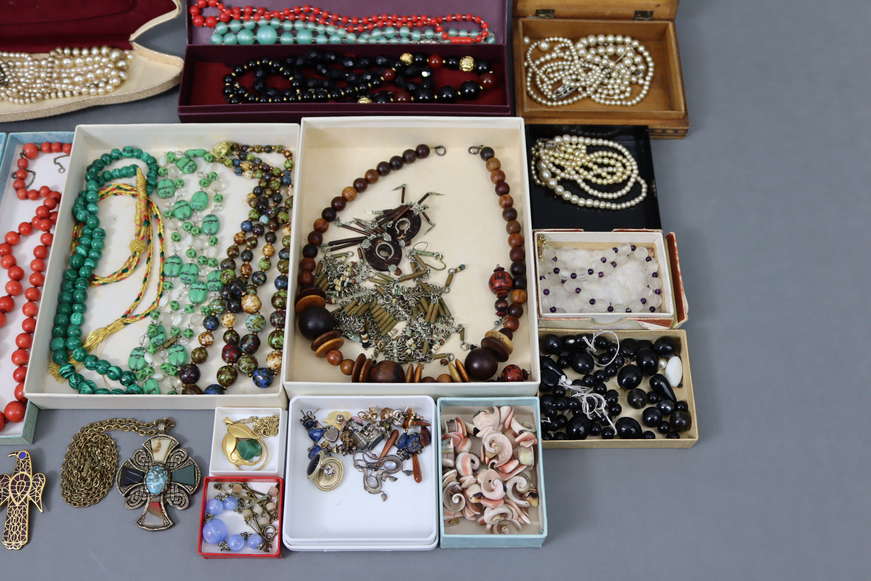 Various items of Victorian & later costume jewellery; & two pairs of Mary Quant tights. - Image 6 of 8