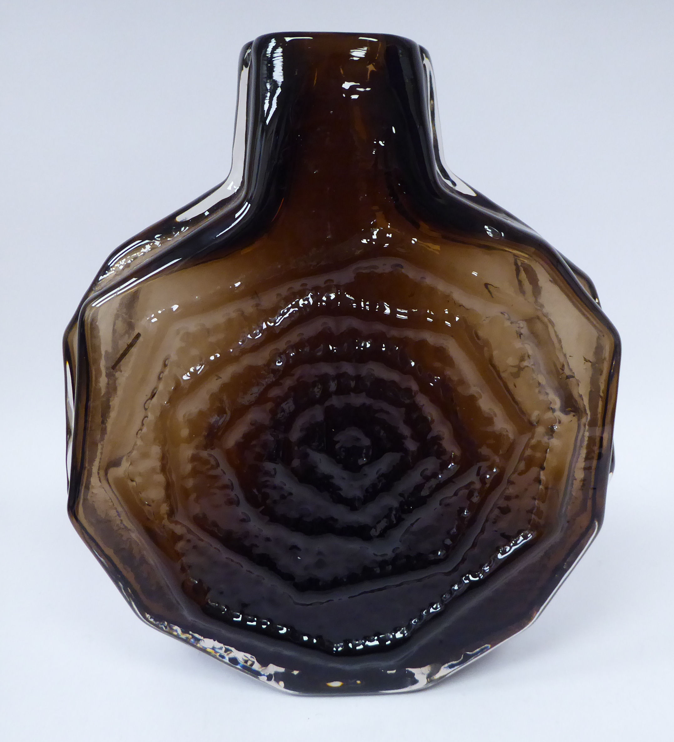 A Whitefriars cinnamon coloured glass 'Banjo' vase,