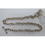 A white metal belcher link necklet,