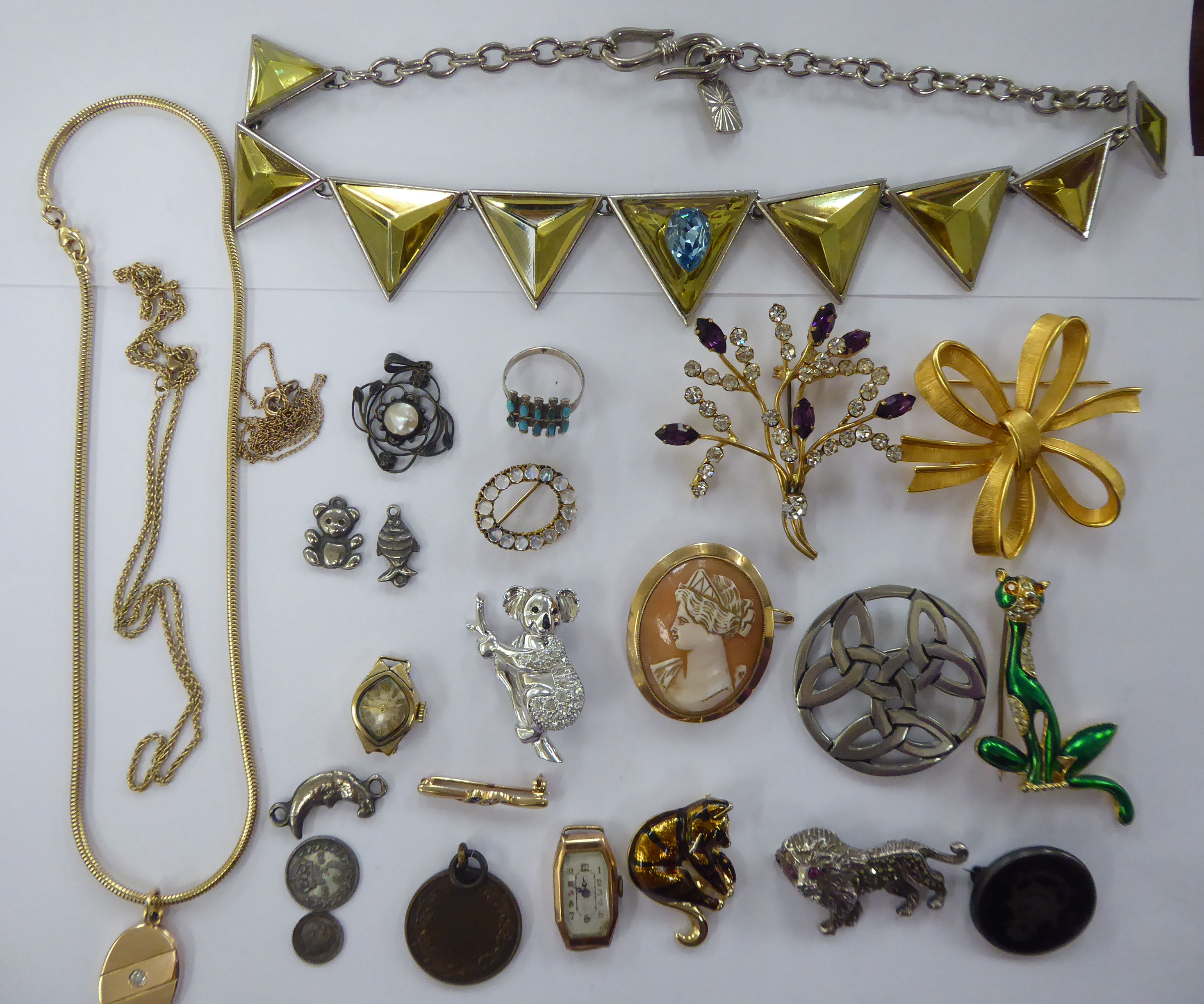 Items of personal ornament: to include a 9ct gold lady's wristwatch (case only) 11