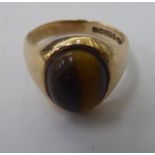 A 9ct gold signet ring,