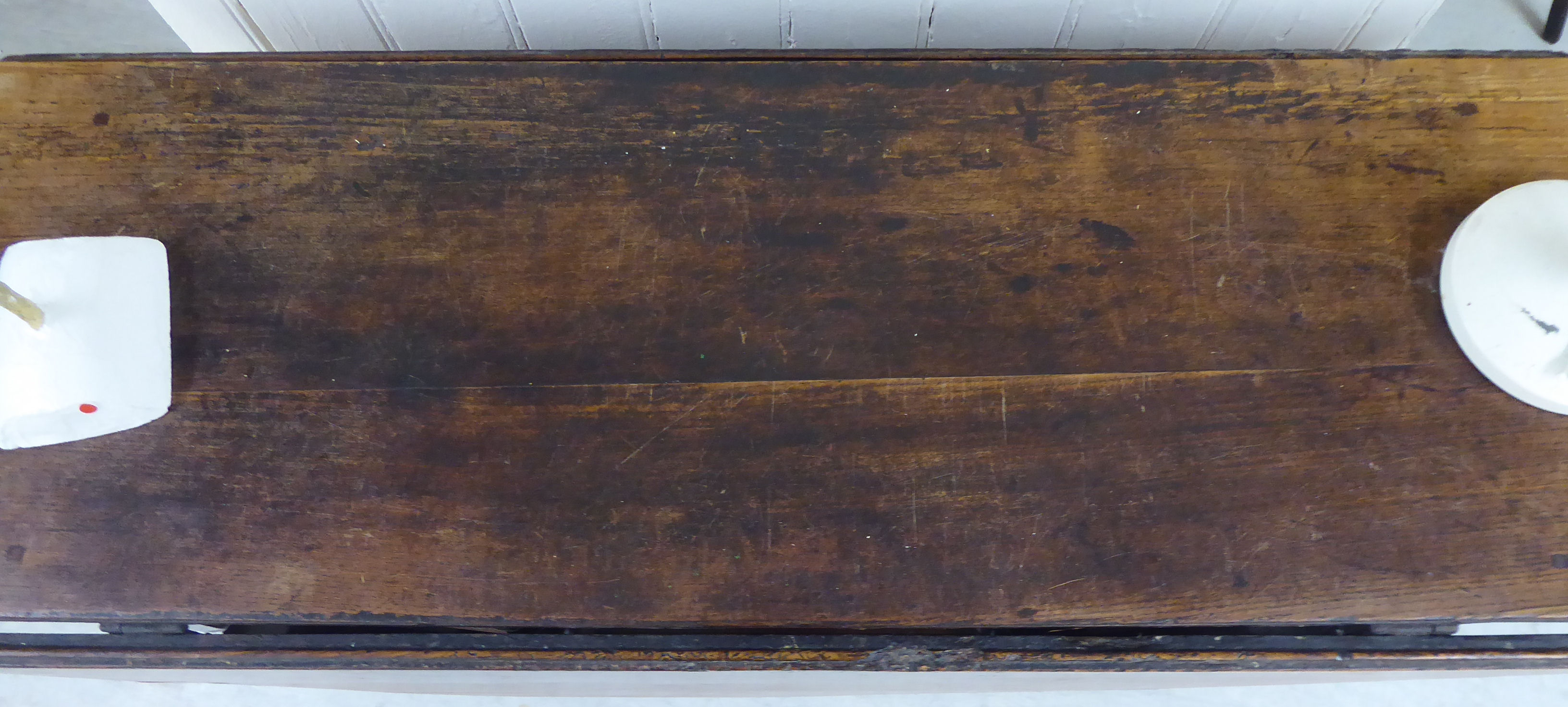 A late 18thC country made oak gateleg table, - Image 2 of 2