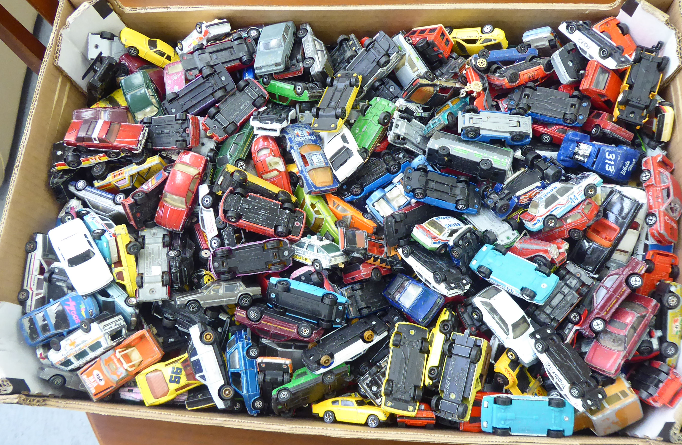 Uncollated Corgi and other diecast model vehicles: to include convertibles,