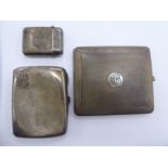 Silver collectable: to include an early 20thC engine turned folding cigarette case London 1908