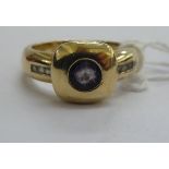 A 9ct gold ring,