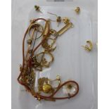 Yellow metal and other items of personal ornament: to include a 9ct gold bar brooch,