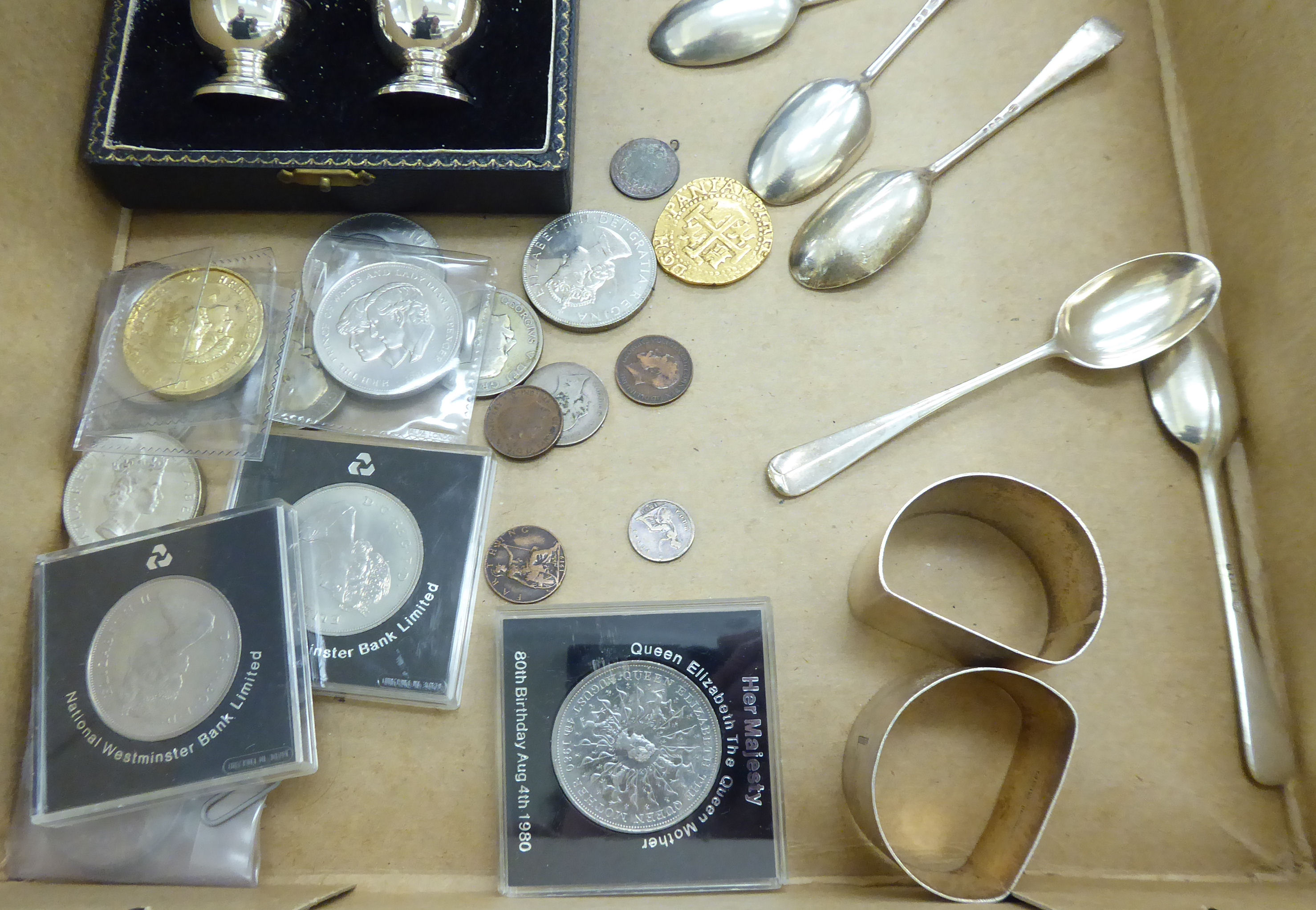 Silver collectables and coins: to include teaspoons; - Image 4 of 4