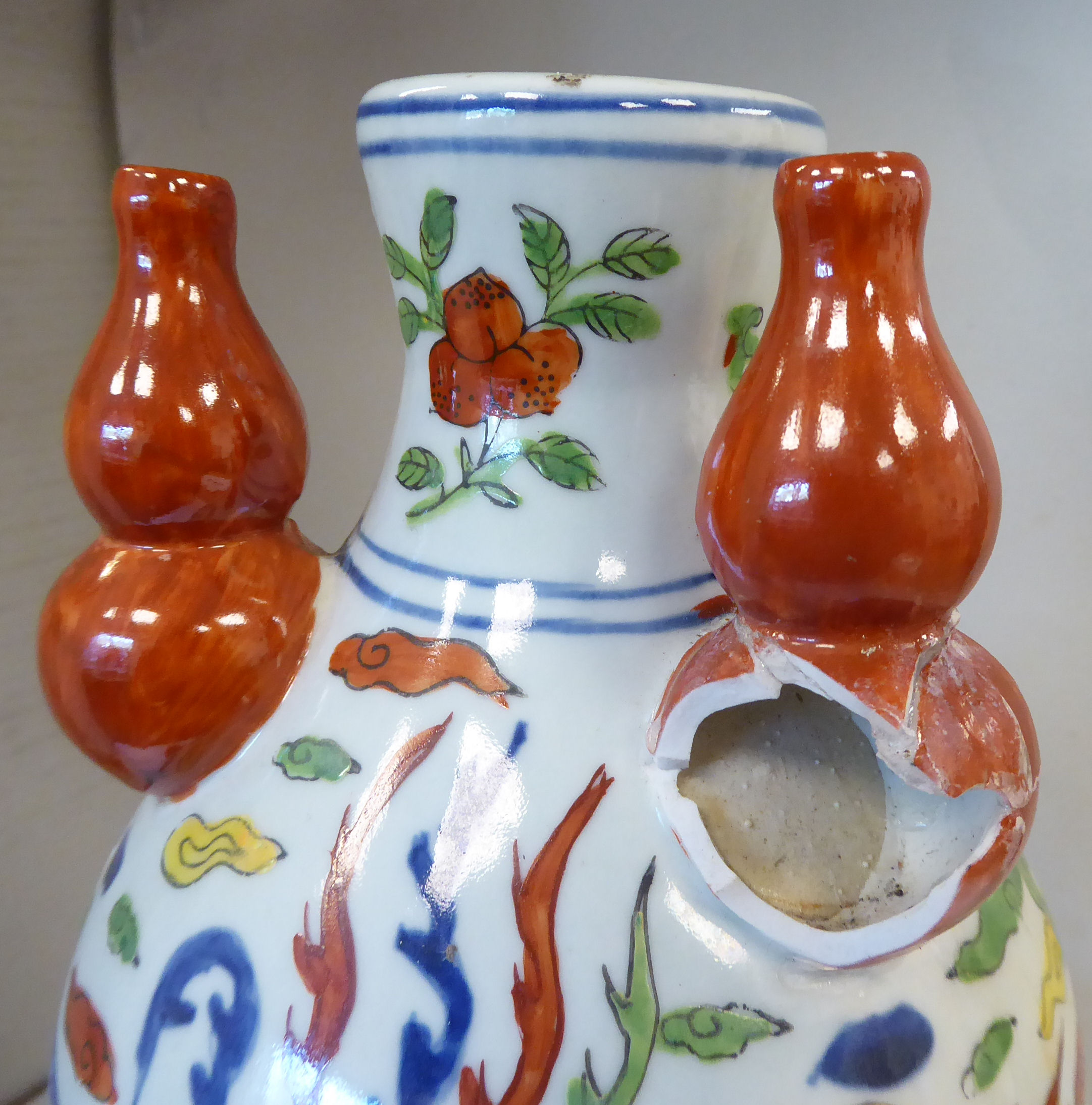 An early 20thC Japanese porcelain double gourd shaped vase, surmounted by five smaller vases, - Image 6 of 7