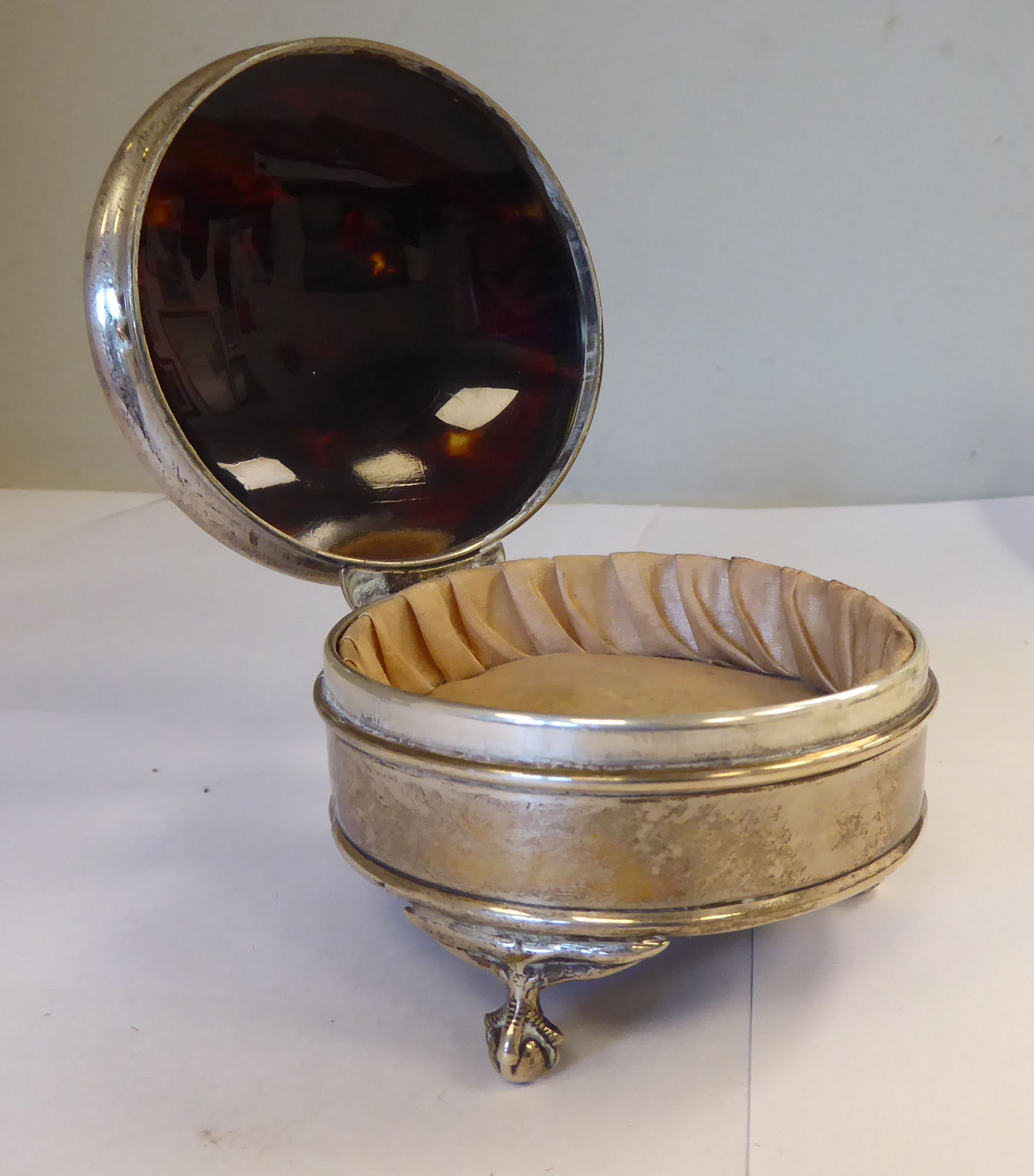 A silver circular ring box with a piquetworked tortoiseshell panel on the hinged lid, - Image 3 of 5