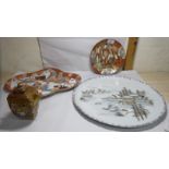 Japanese ceramics: to include an early 20thC Kutani china plate,