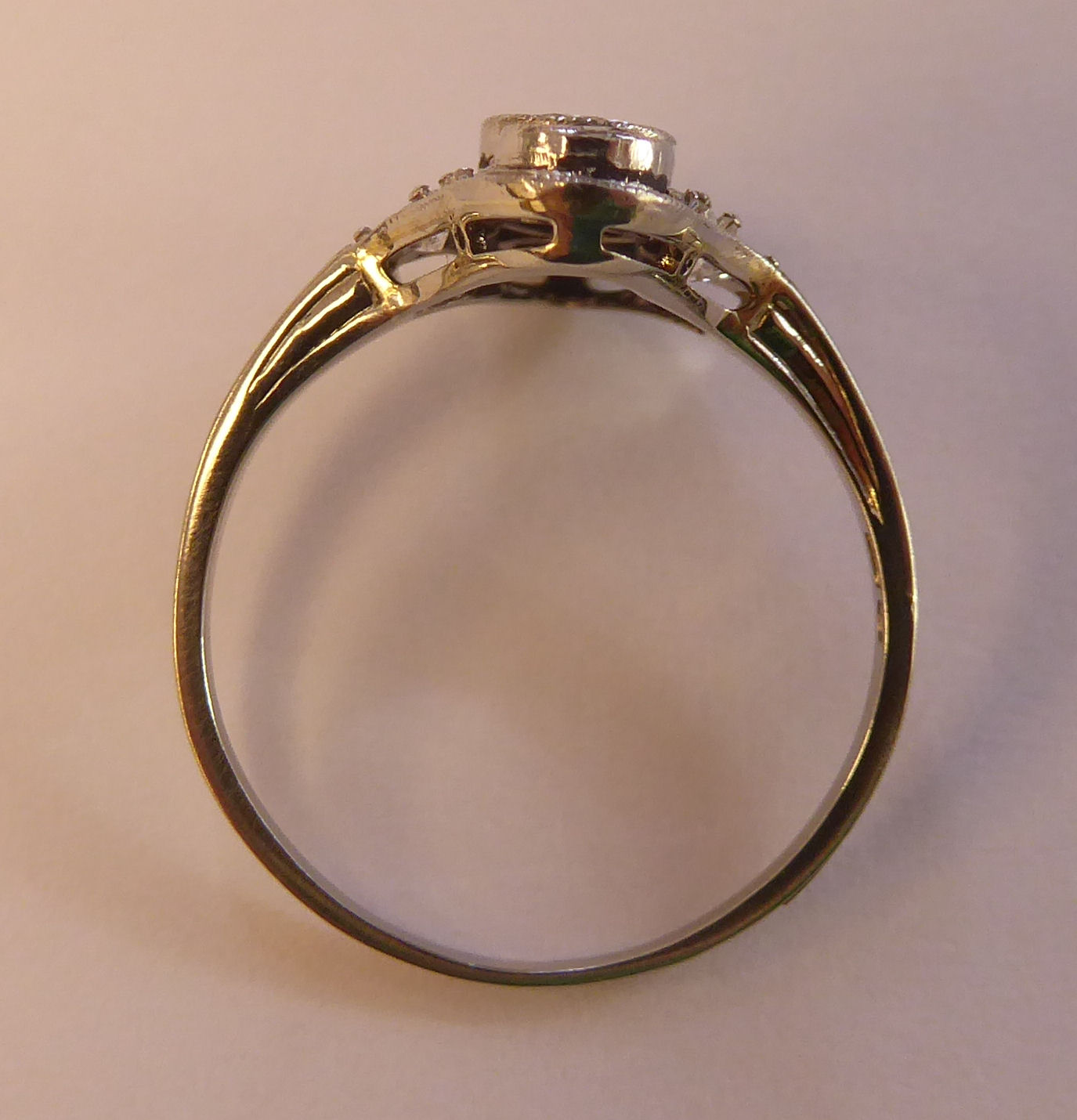 An 18ct white gold three stone diamond ring - Image 4 of 4