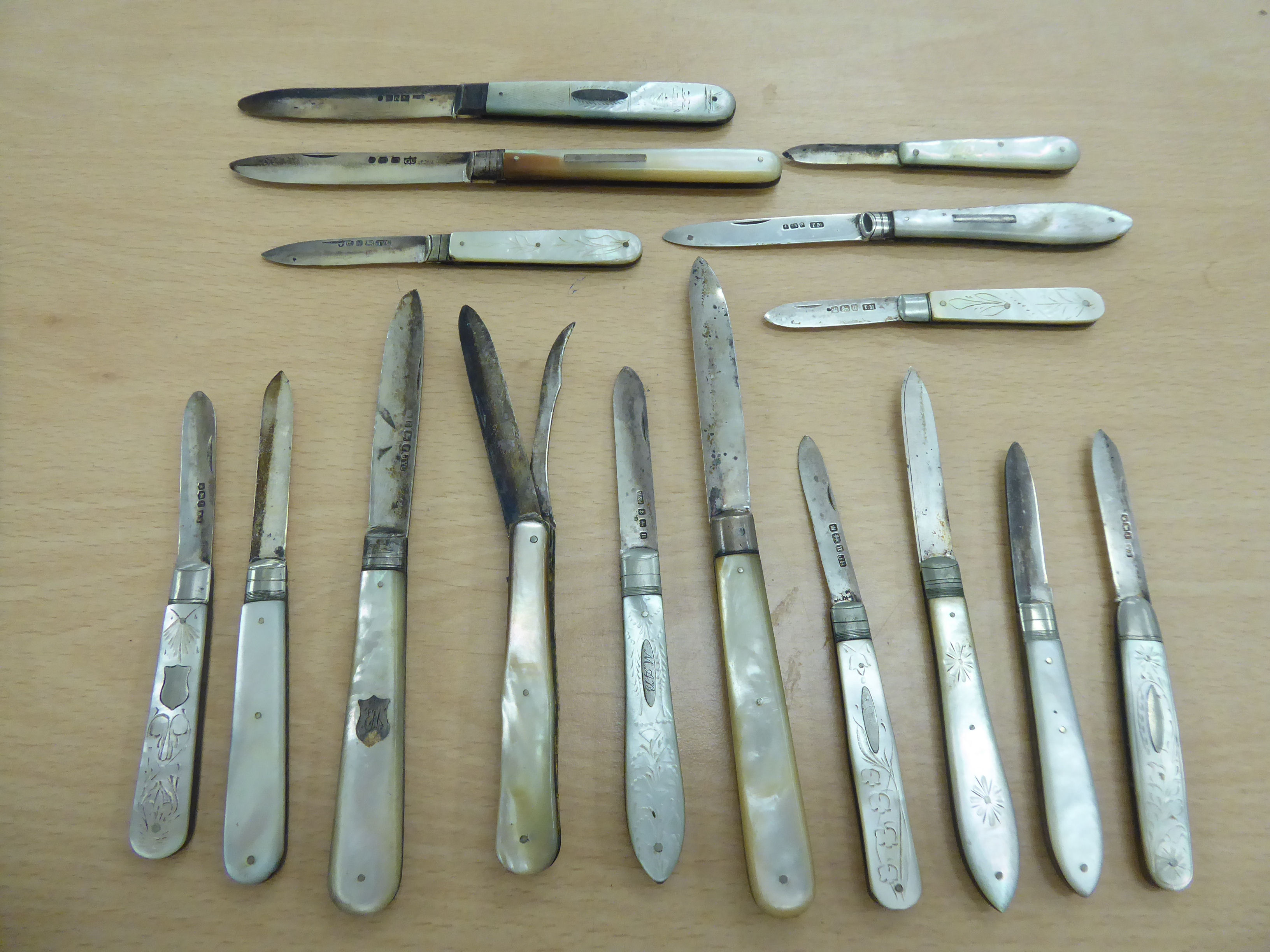 Seventeen similar 19th & 20thC folding fruit knives with mother-of-pearl handles and silver blades - Image 2 of 9