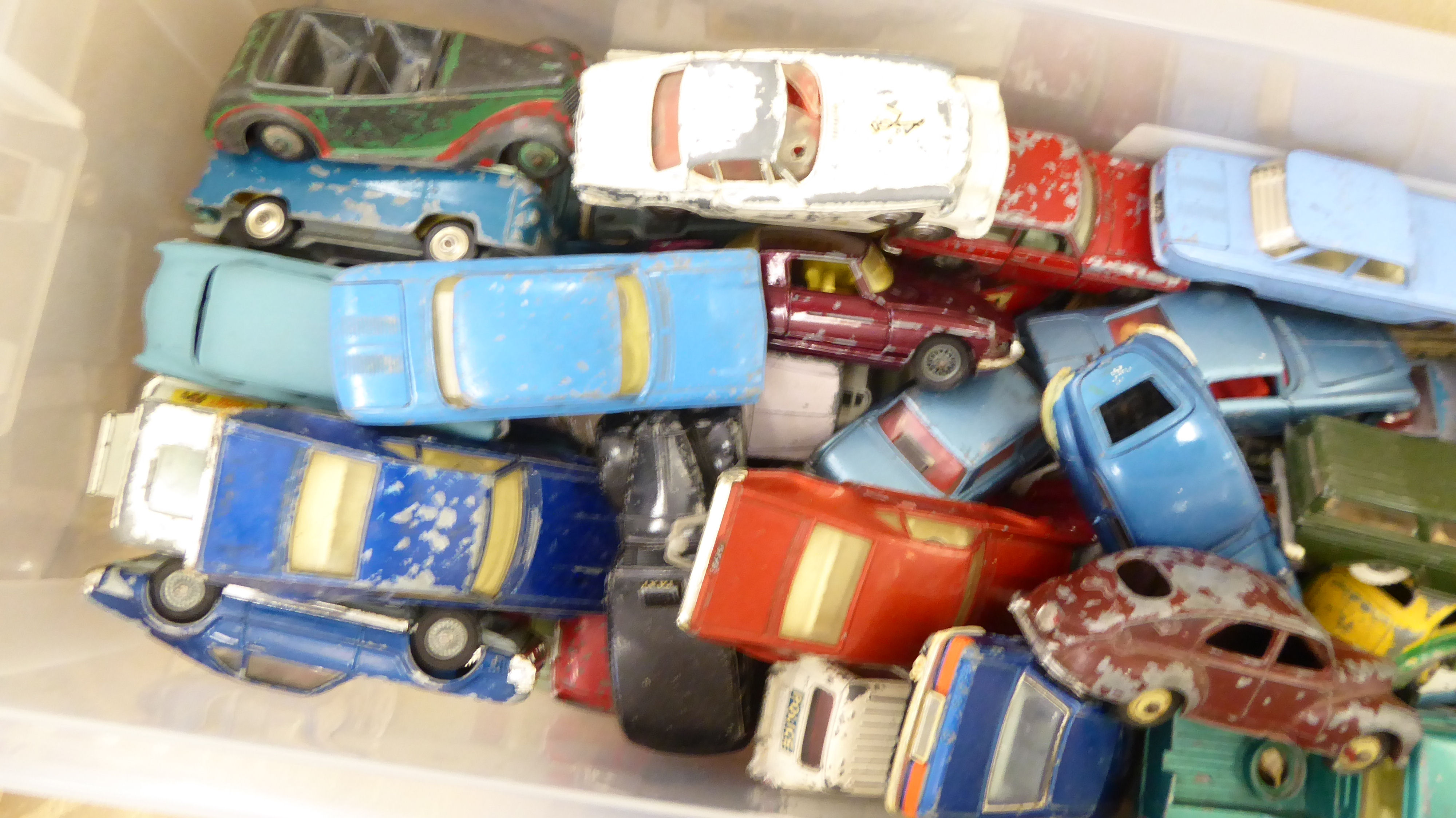 Cararama and other diecast model vehicles: to include 'vintage' sports cars and vans some boxed - Image 3 of 4