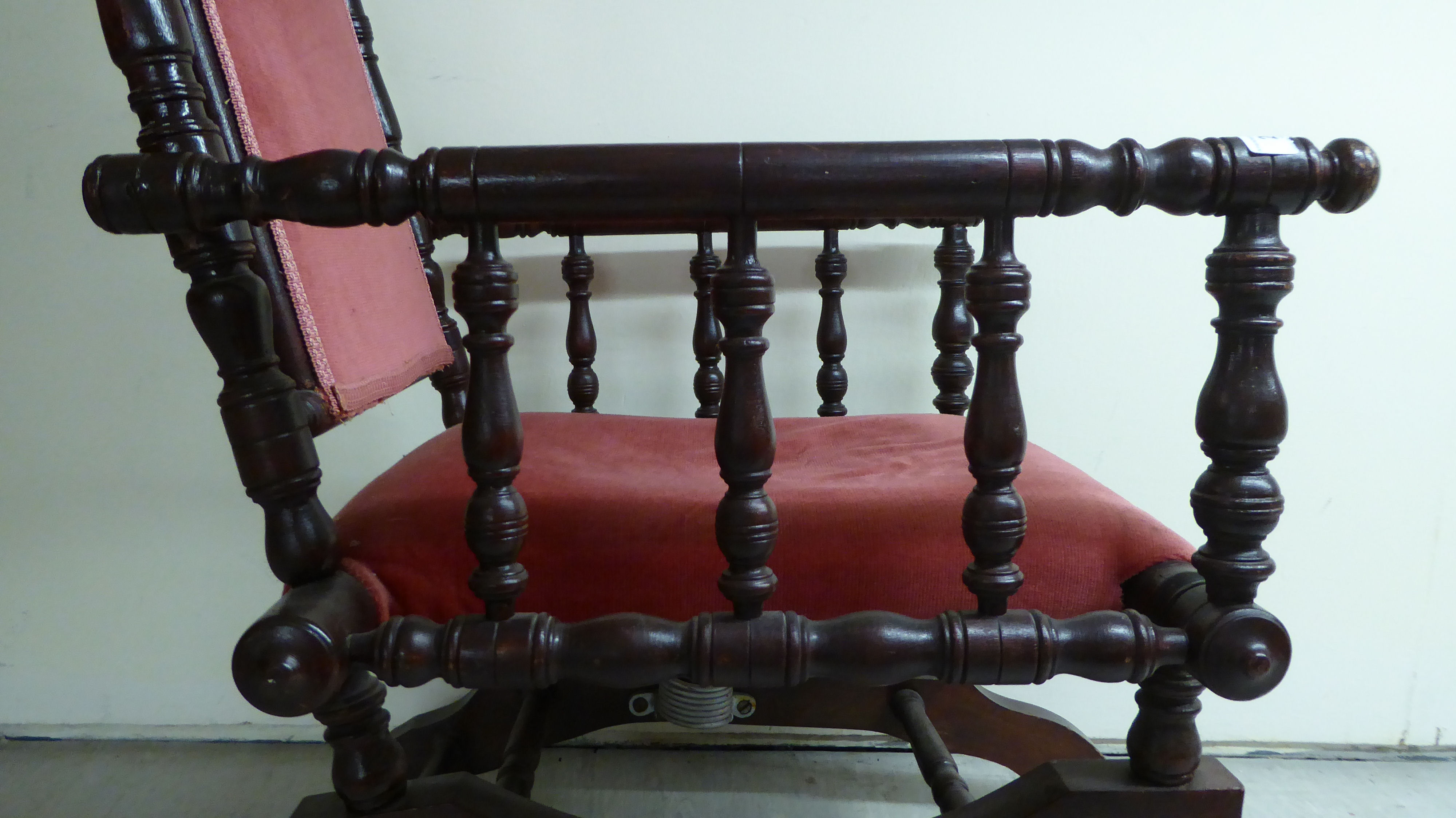 An early 20thC American dark stained, bobbin turned, - Image 5 of 8