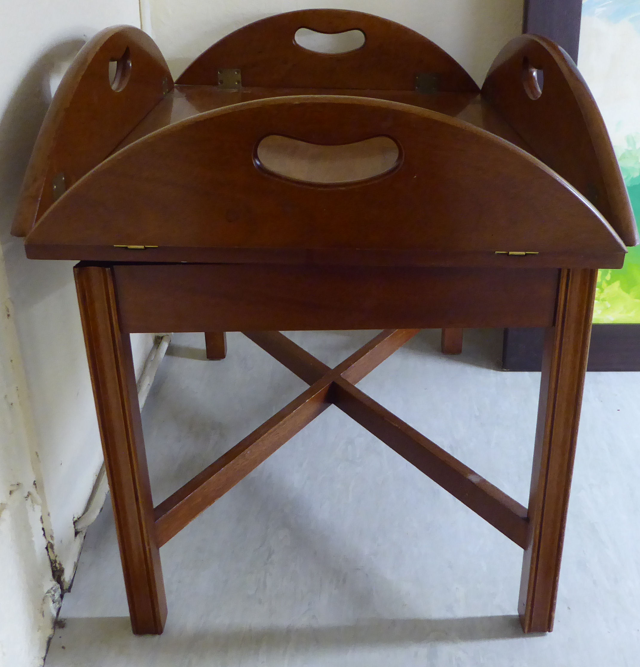 A modern reproduction of a late Victorian mahogany butler's tray with folding flaps and cut-out - Image 2 of 5