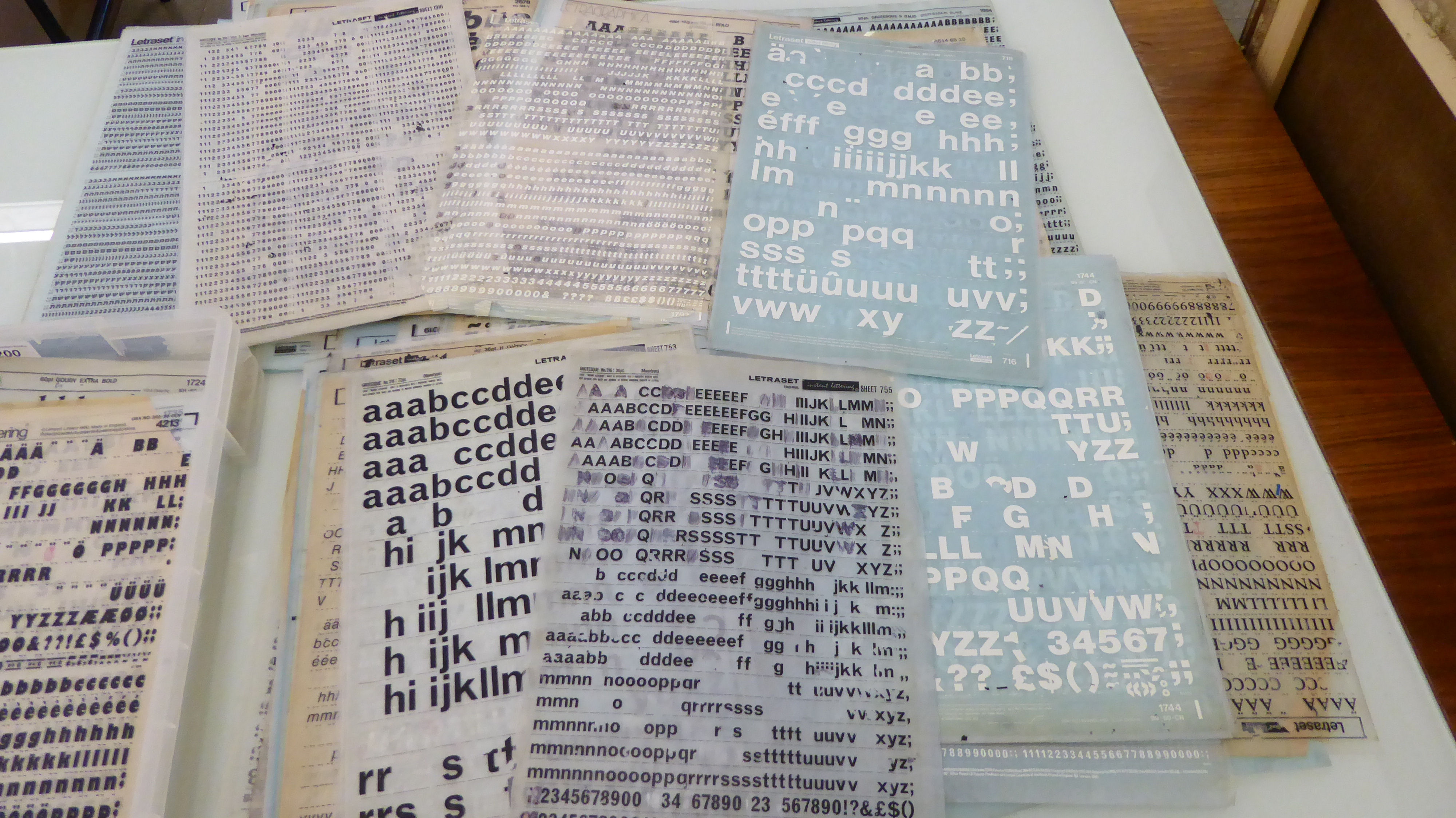 An uncollated collection of Letraset transfers, comprising Arabic numerals and alphabet letters, - Image 4 of 4