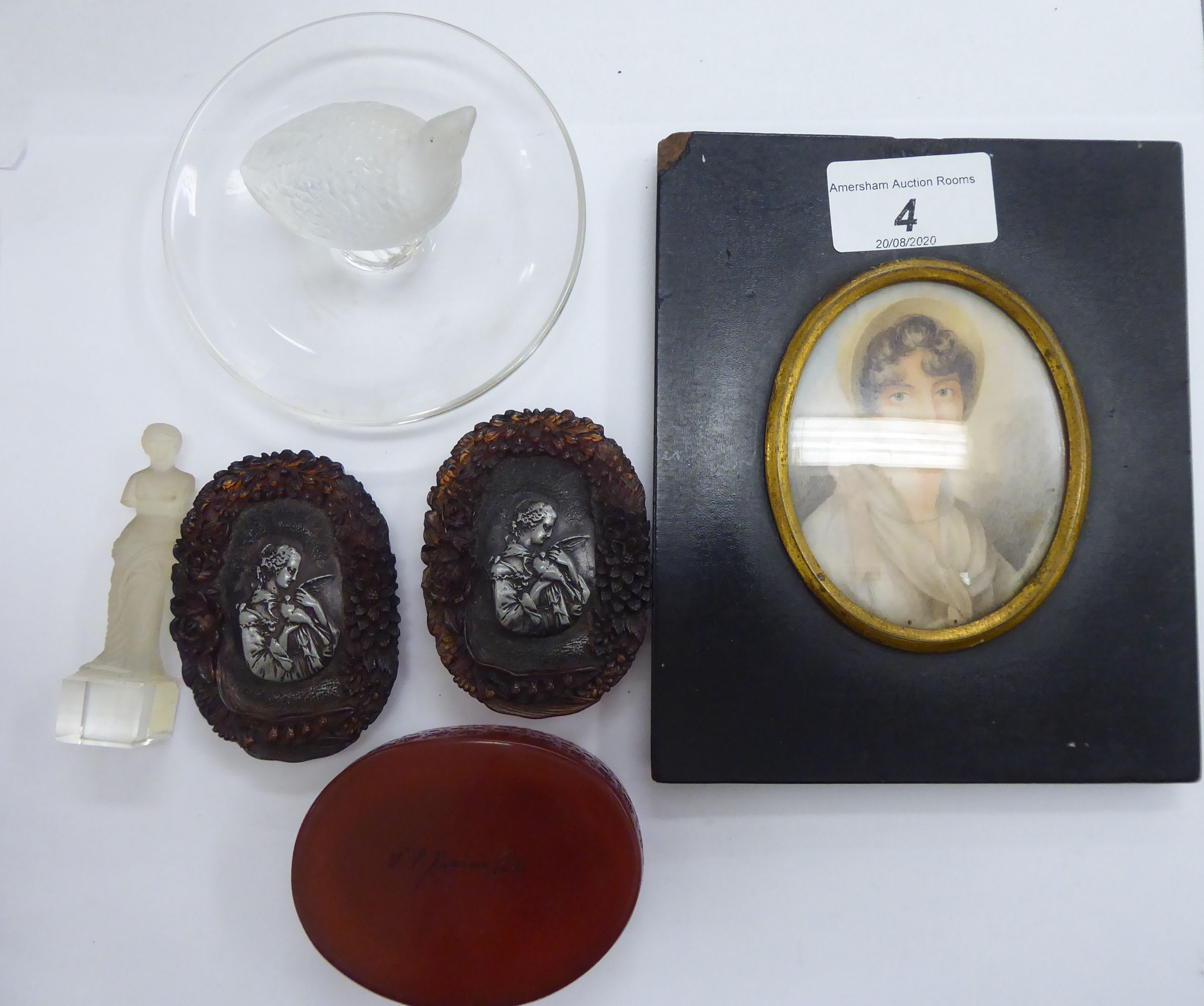 A mixed lot: to include a Lalique opaque glass ring tray, surmounted by a quail 3. - Image 2 of 6