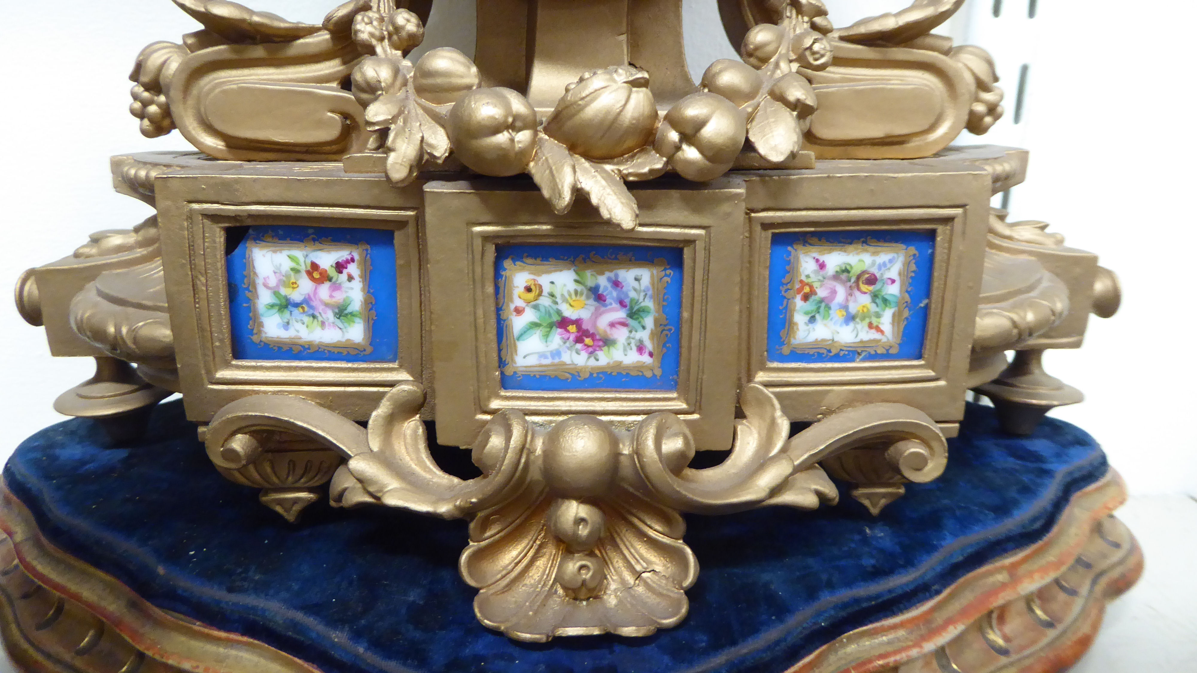 A late 19thC French gilded spelter cased mantel clock with inset, floral painted porcelain panels, - Image 4 of 4