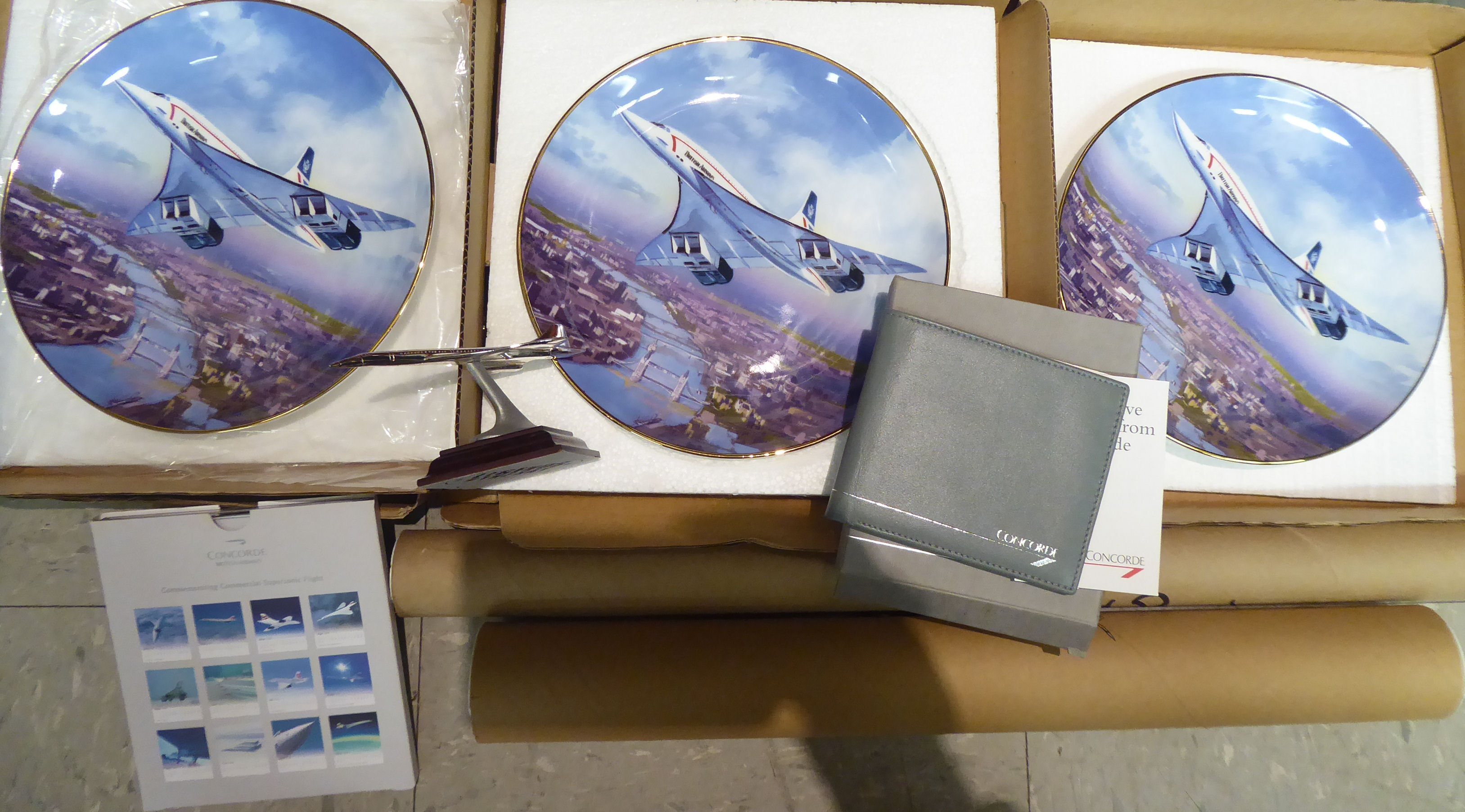 Concorde related collectables: to include a wallet boxed SR